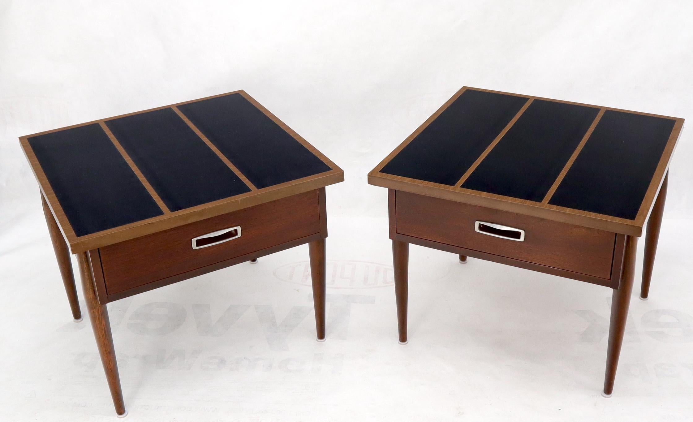 Mid-Century Modern Pair of Walnut One-Drawer Side End Tables with Laminated Tops Tapered Legs For Sale