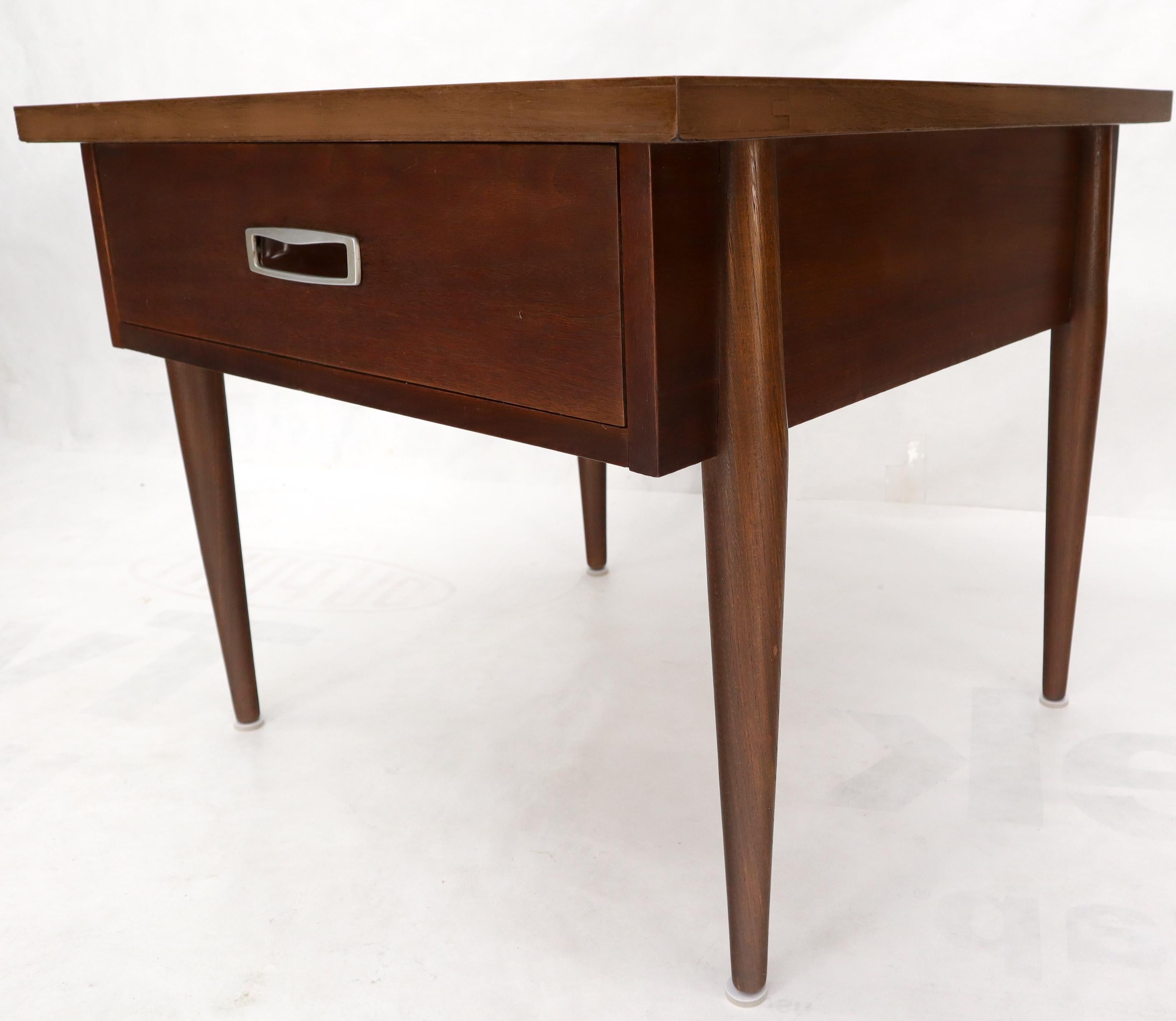 Pair of Walnut One-Drawer Side End Tables with Laminated Tops Tapered Legs For Sale 1