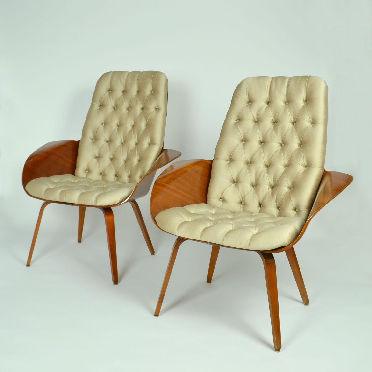 American Pair of Walnut Plywood 'Mrs' Lounge Chair by George Mulhauser for Plycraft For Sale
