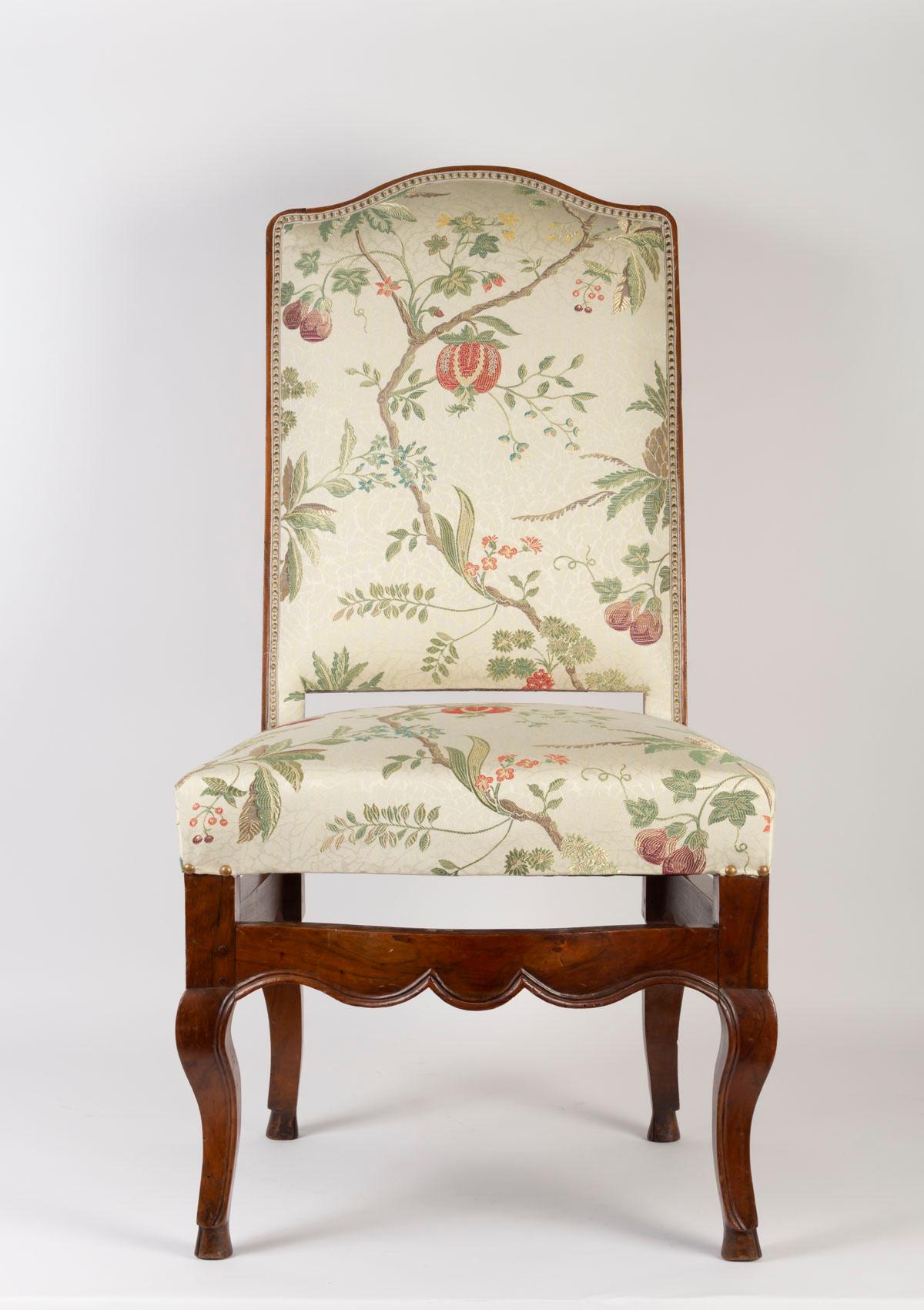18th Century and Earlier Pair of Walnut Provençal Chairs, 18th Century Period