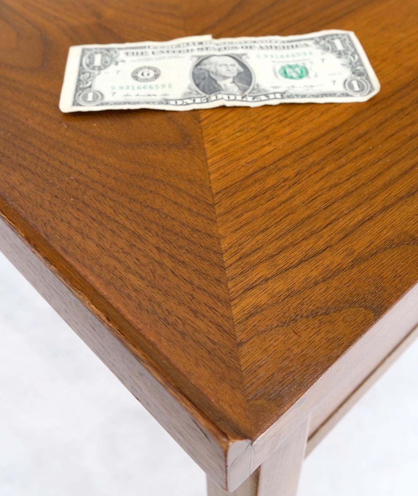 Pair of Walnut Rolled Edges Square One Drawer Tapered Legs End Side Tables Stand In Good Condition For Sale In Rockaway, NJ