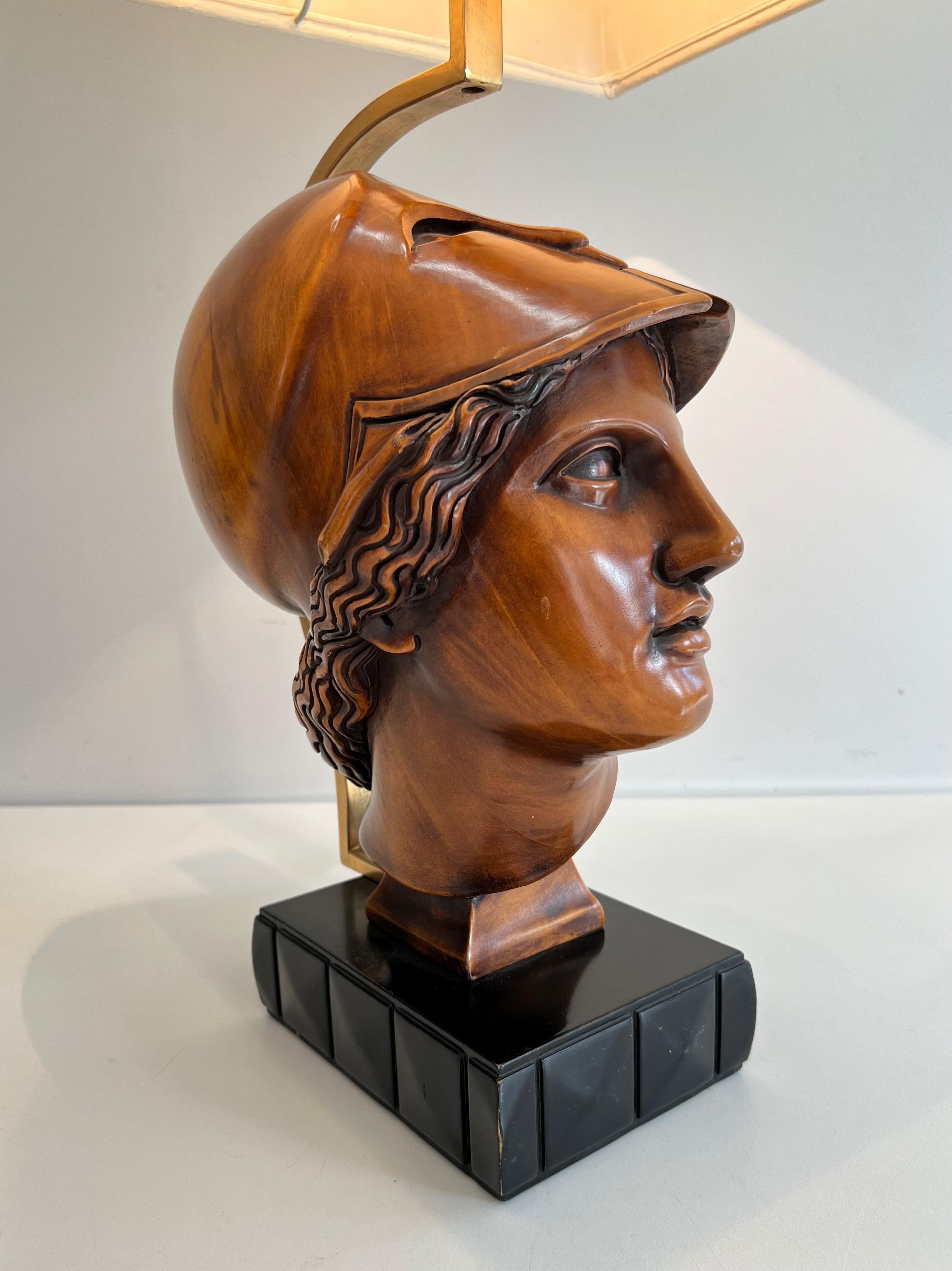 Pair of Walnut Table Lamps representing Faces of Helmeted Soldiers In Good Condition For Sale In Marcq-en-Barœul, Hauts-de-France