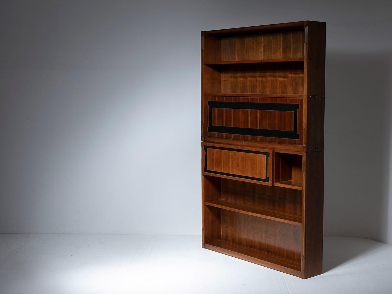 Mid-20th Century Pair of Walnut Tall Modular Storage Pieces, 1950s, Italy For Sale