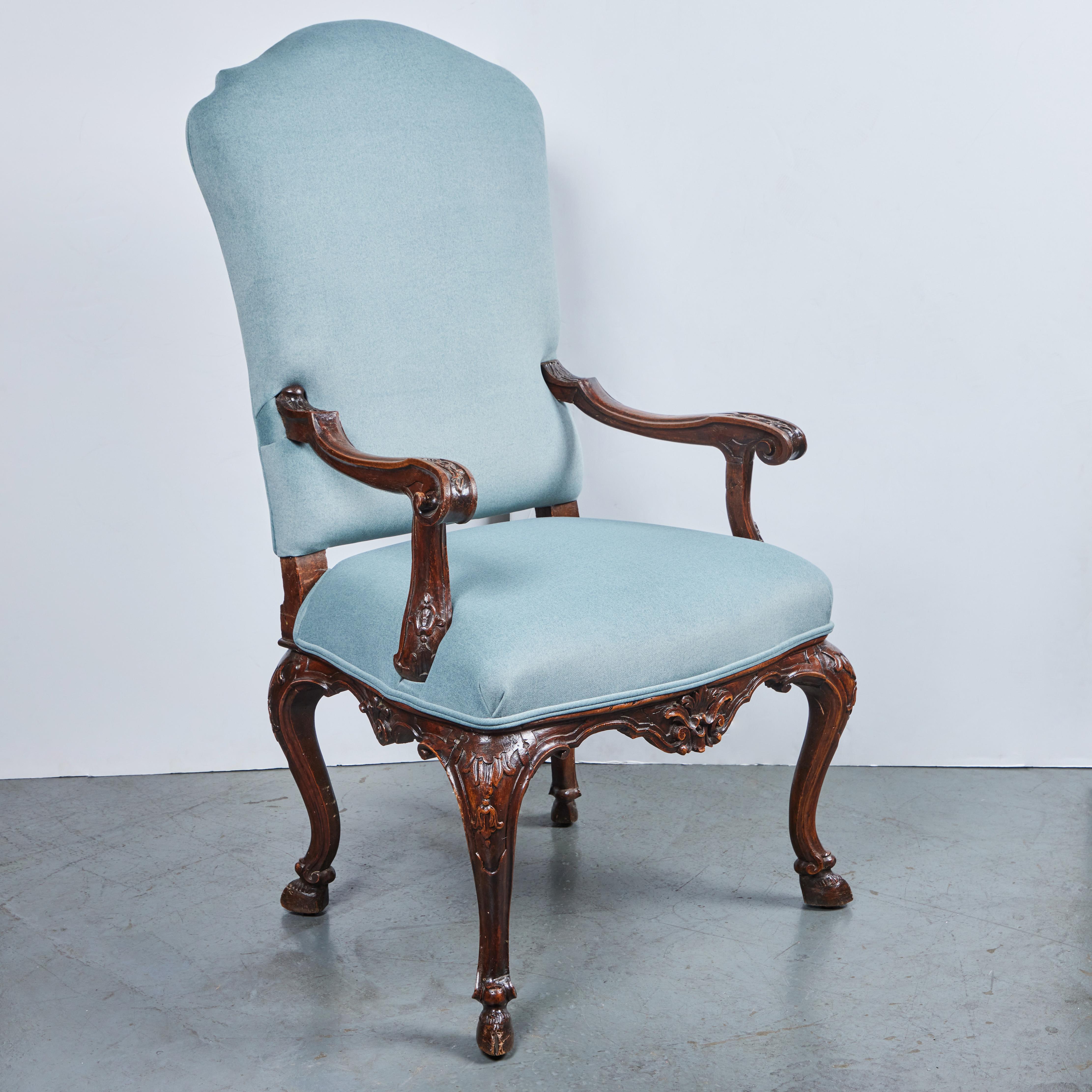 Hand-Carved Pair of Walnut Tuscan Armchairs For Sale