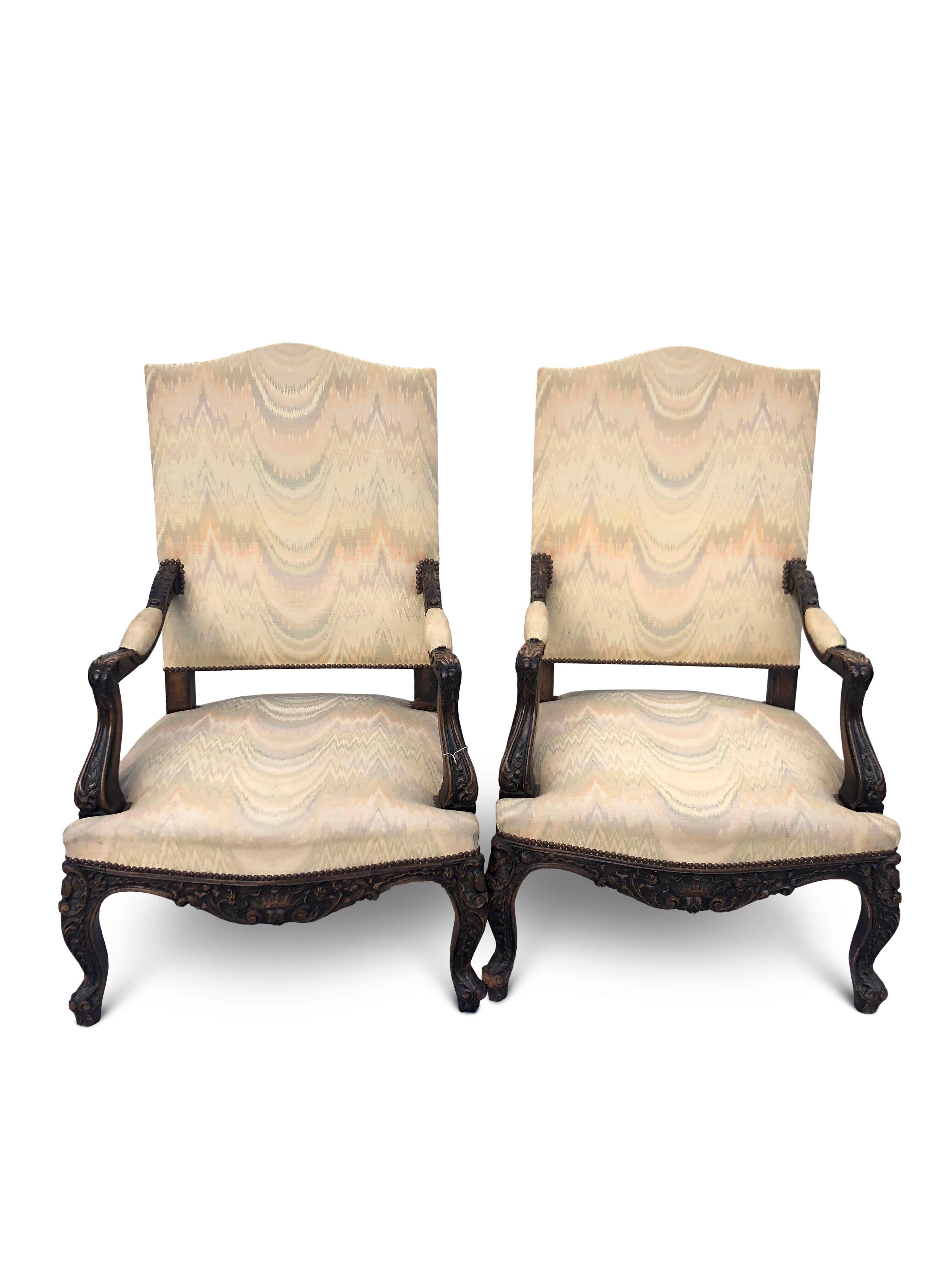 French Gainsborough Armchairs, Walnut Upholstered  circa 1920 (Pair) For Sale