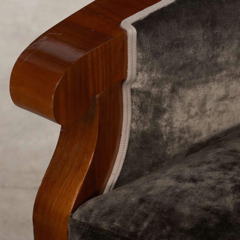 Pair of Walnut Veneered Art Deco Armchairs, Reupholstered with Grey Velvet In Good Condition In Kastrup, DK
