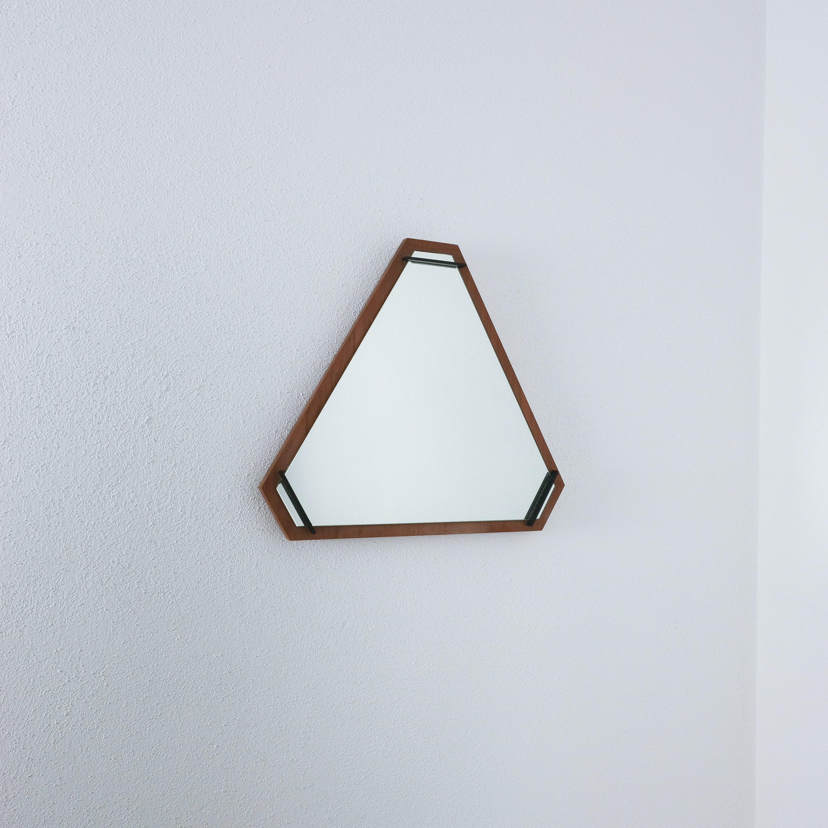 Pair of Walnut Wood Mirrors, Midcentury, Italy In Good Condition For Sale In Vienna, AT