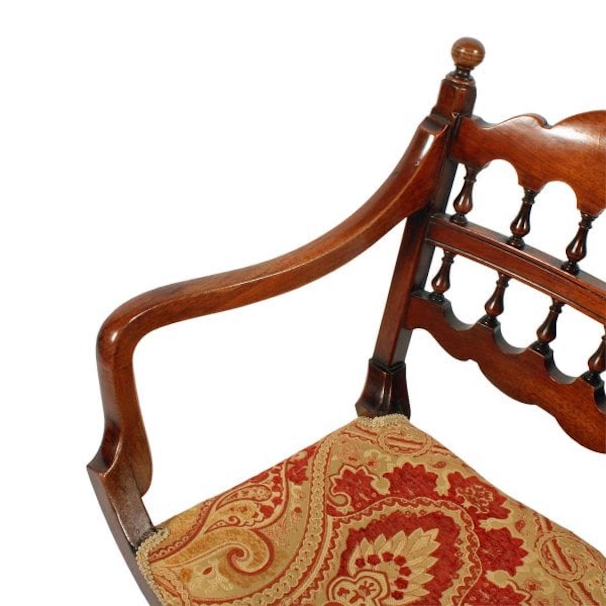 Paire de fauteuils à cadre en noyer en forme de « X », 19ème siècle en vente 1