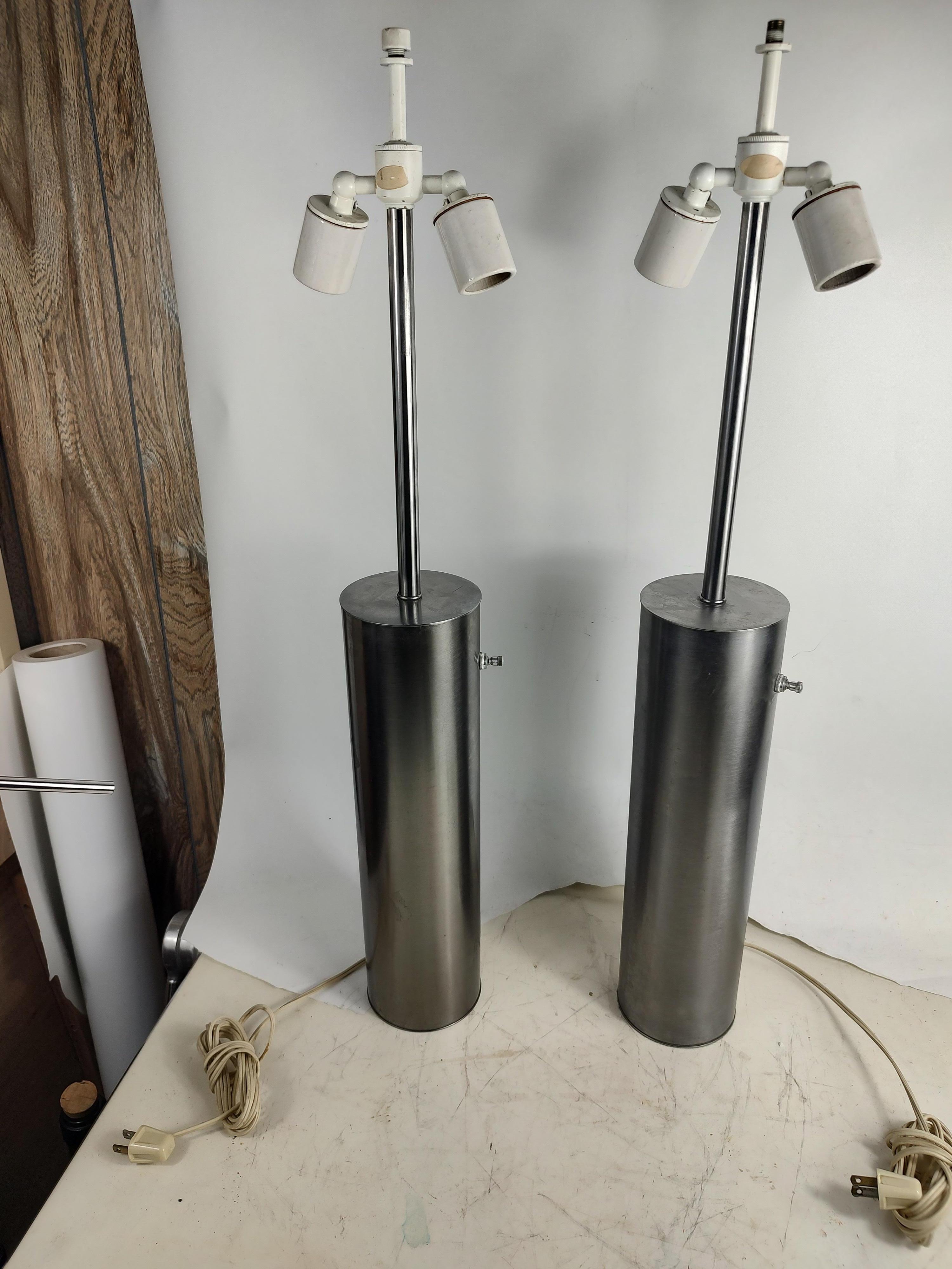 Pair of Walter & Greta Von Neesen Stainless Cylindrical Table Lamps, circa 1965 For Sale 1