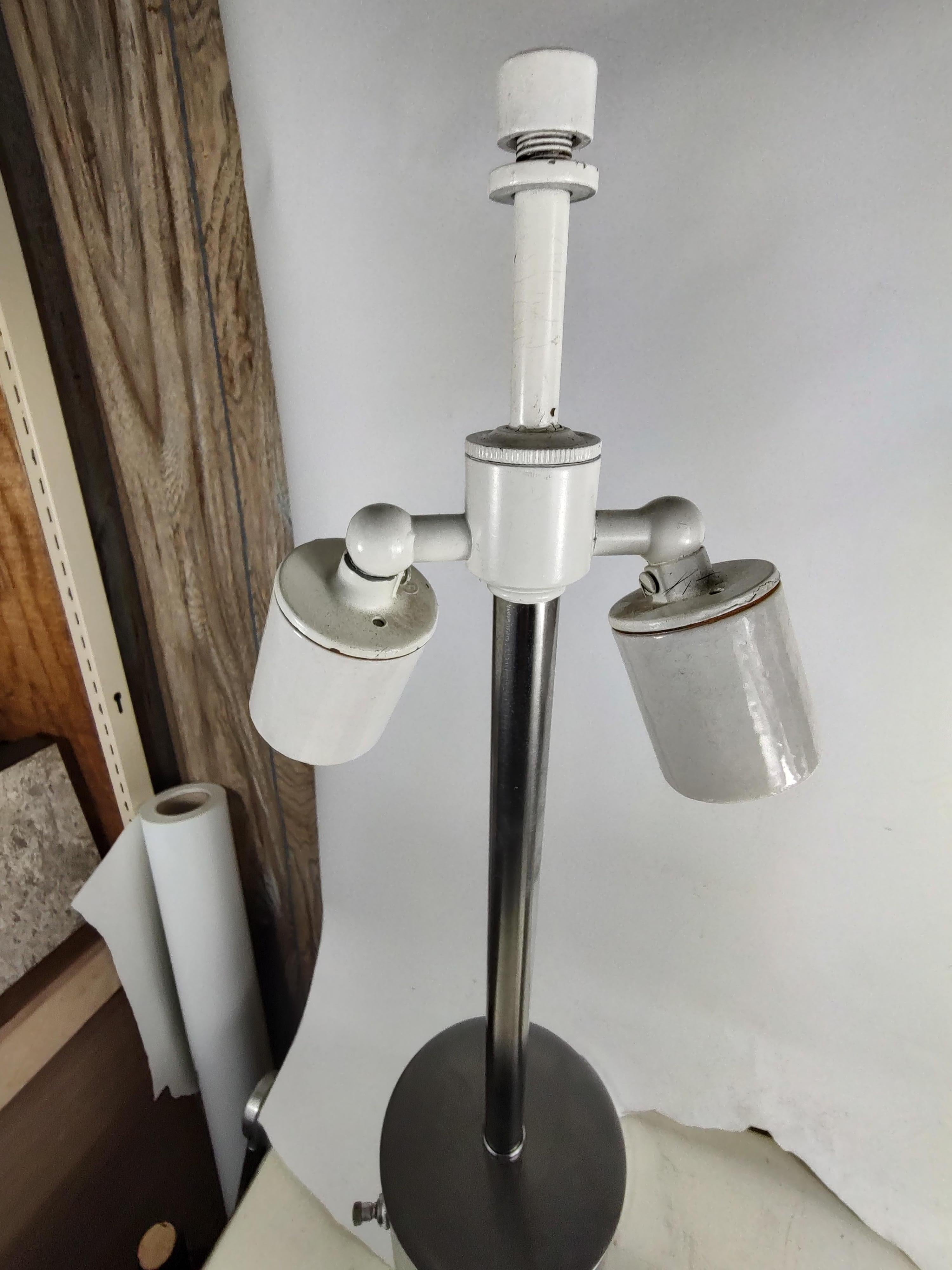 Poli Paire de lampes de bureau cylindriques en acier inoxydable Walter & Greta Von Neesen, C1965 en vente
