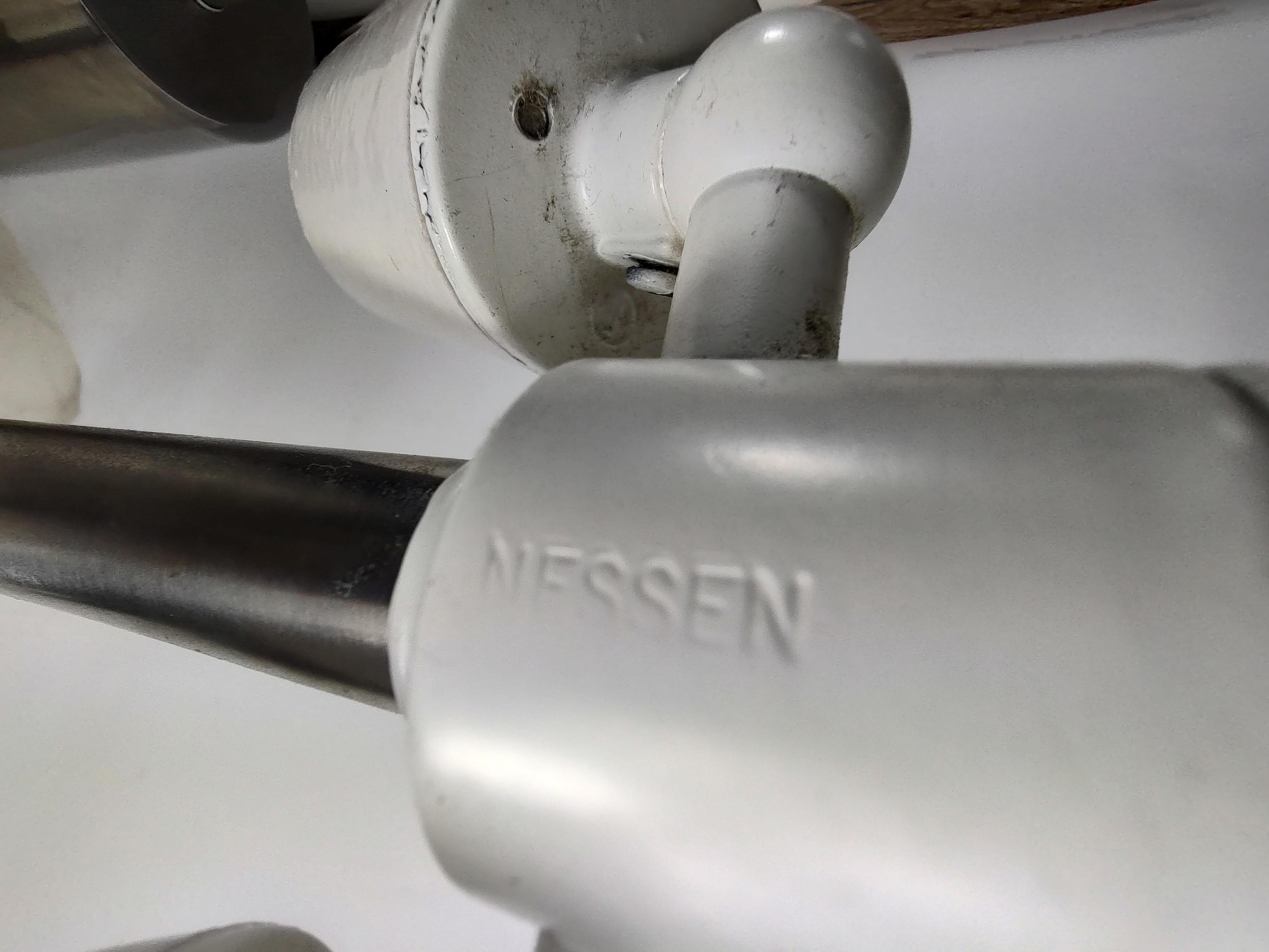 Paire de lampes de bureau cylindriques en acier inoxydable Walter & Greta Von Neesen, C1965 Bon état - En vente à Port Jervis, NY