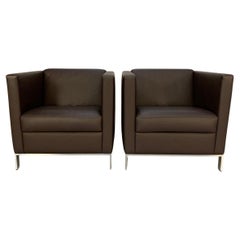 Paire de fauteuils "Foster 500.10" de Walter Knoll - En cuir brun foncé 