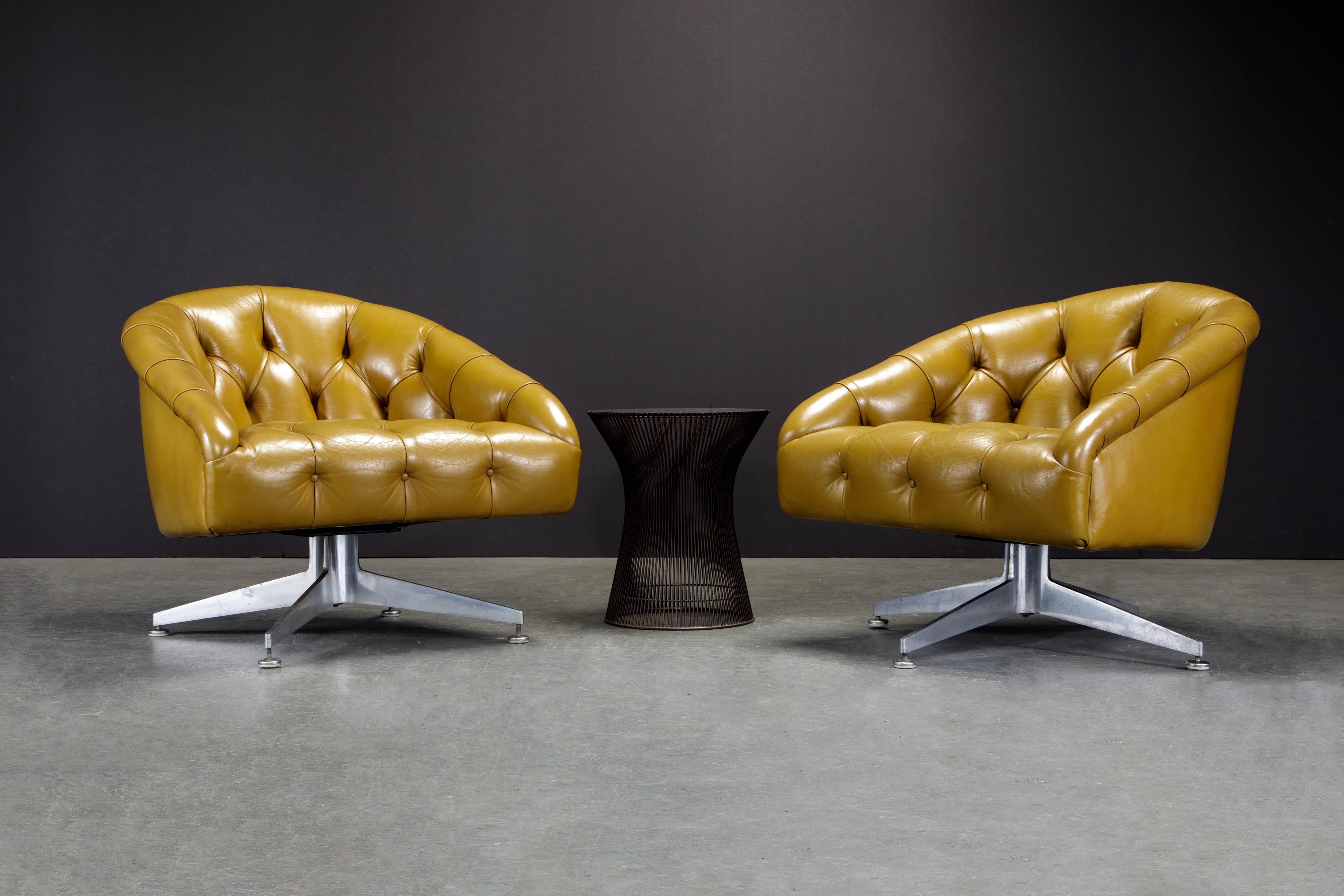 Pair of Ward Bennet for Lehigh Leopold Tufted Swivel Club Chairs, 1960s, Signed In Good Condition In Los Angeles, CA