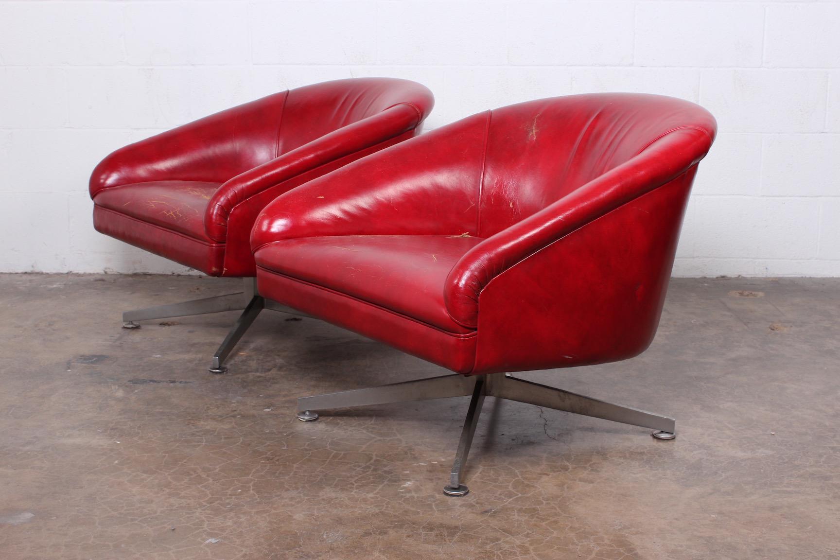 Pair of Ward Bennett Lounge Chairs 6