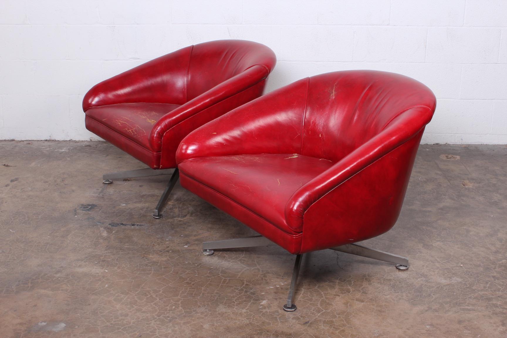 Pair of Ward Bennett Lounge Chairs 7