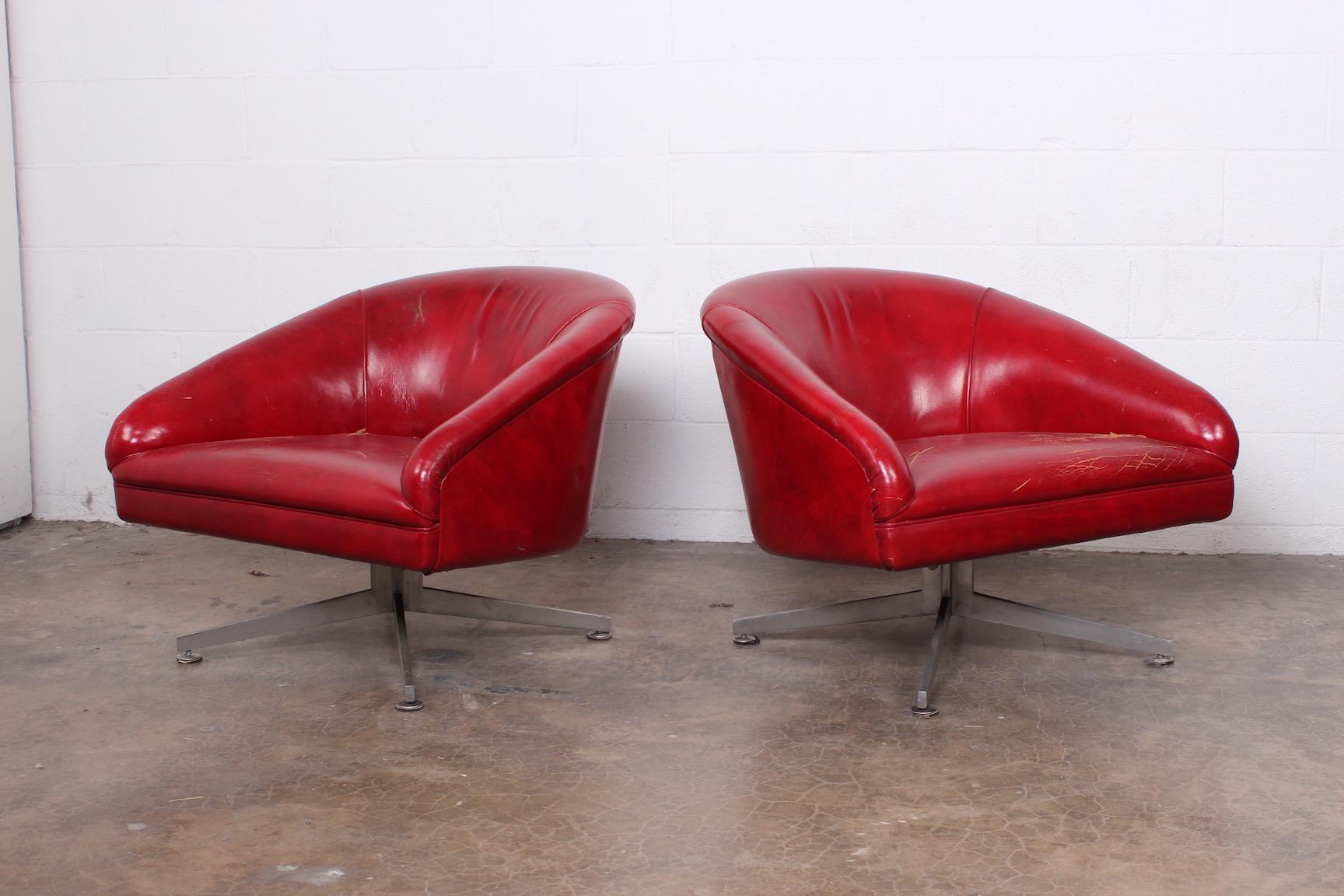 Pair of Ward Bennett Lounge Chairs 1