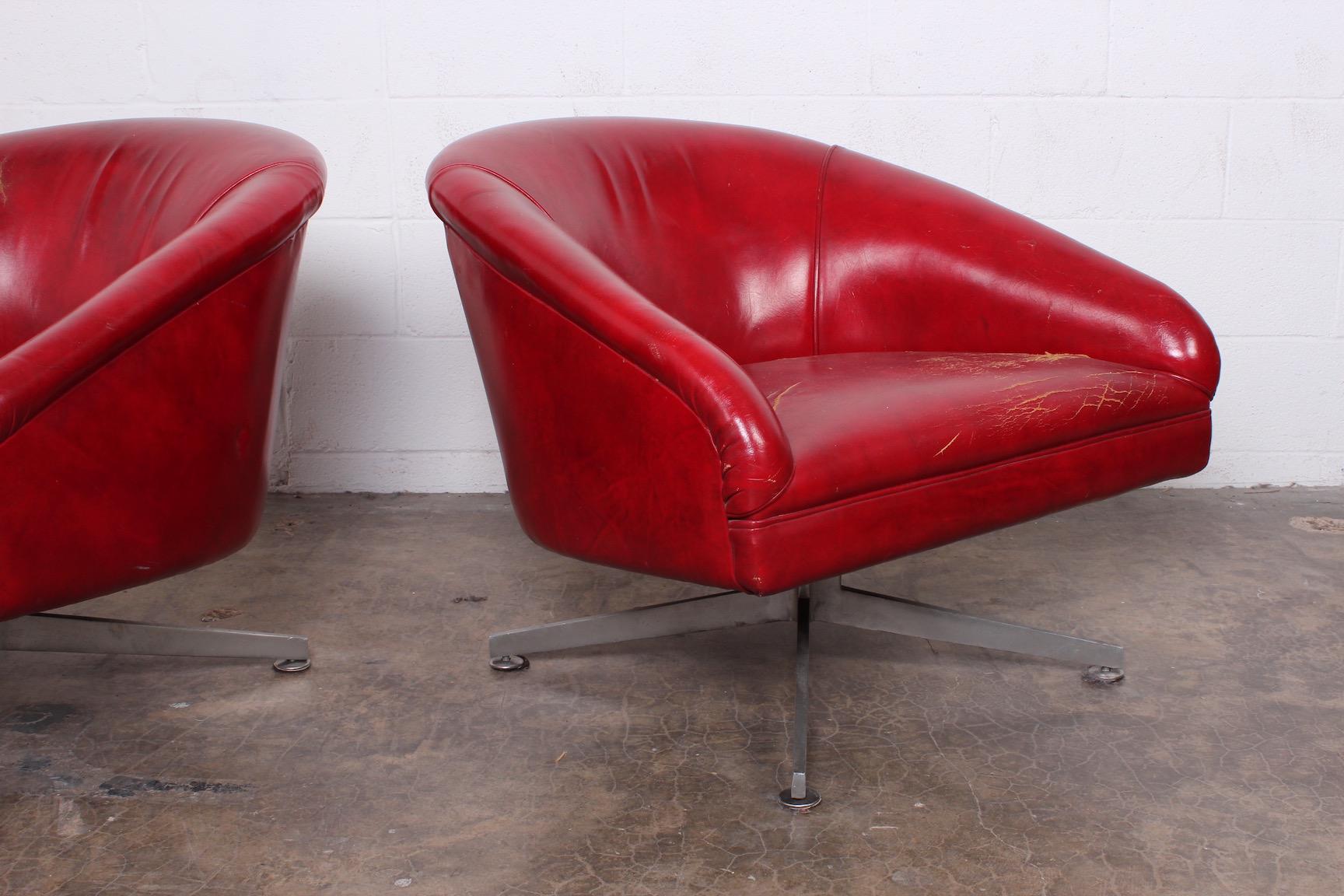 Pair of Ward Bennett Lounge Chairs 2