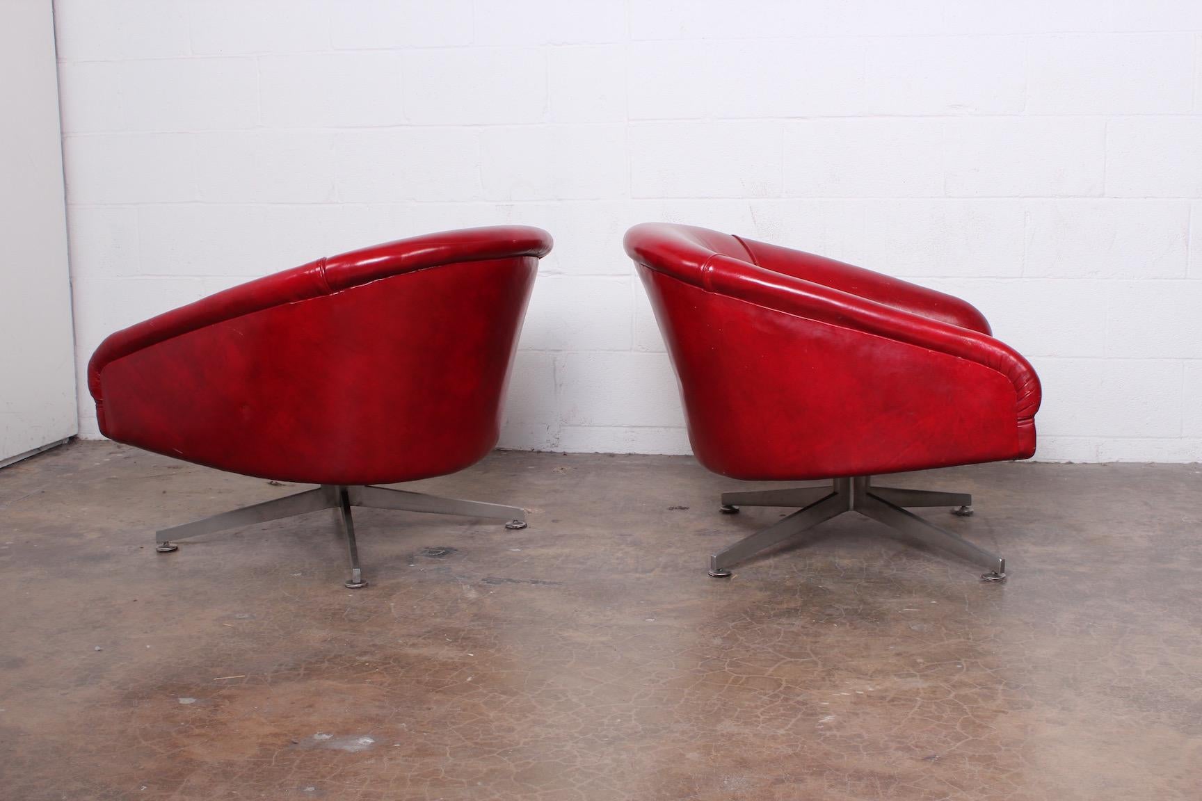 Pair of Ward Bennett Lounge Chairs 5