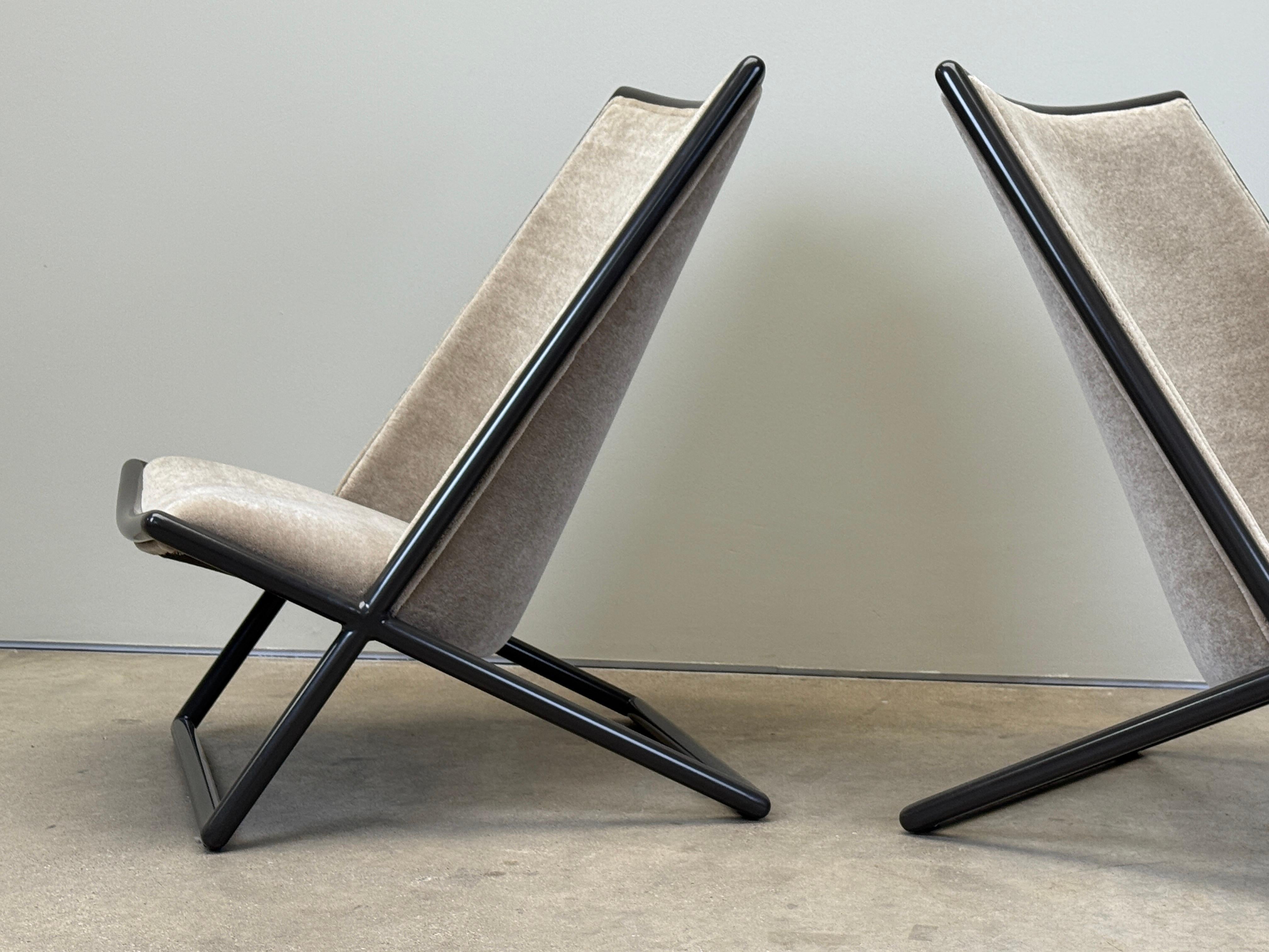 Paire de chaises ciseaux Ward Bennett en mohair en vente 7