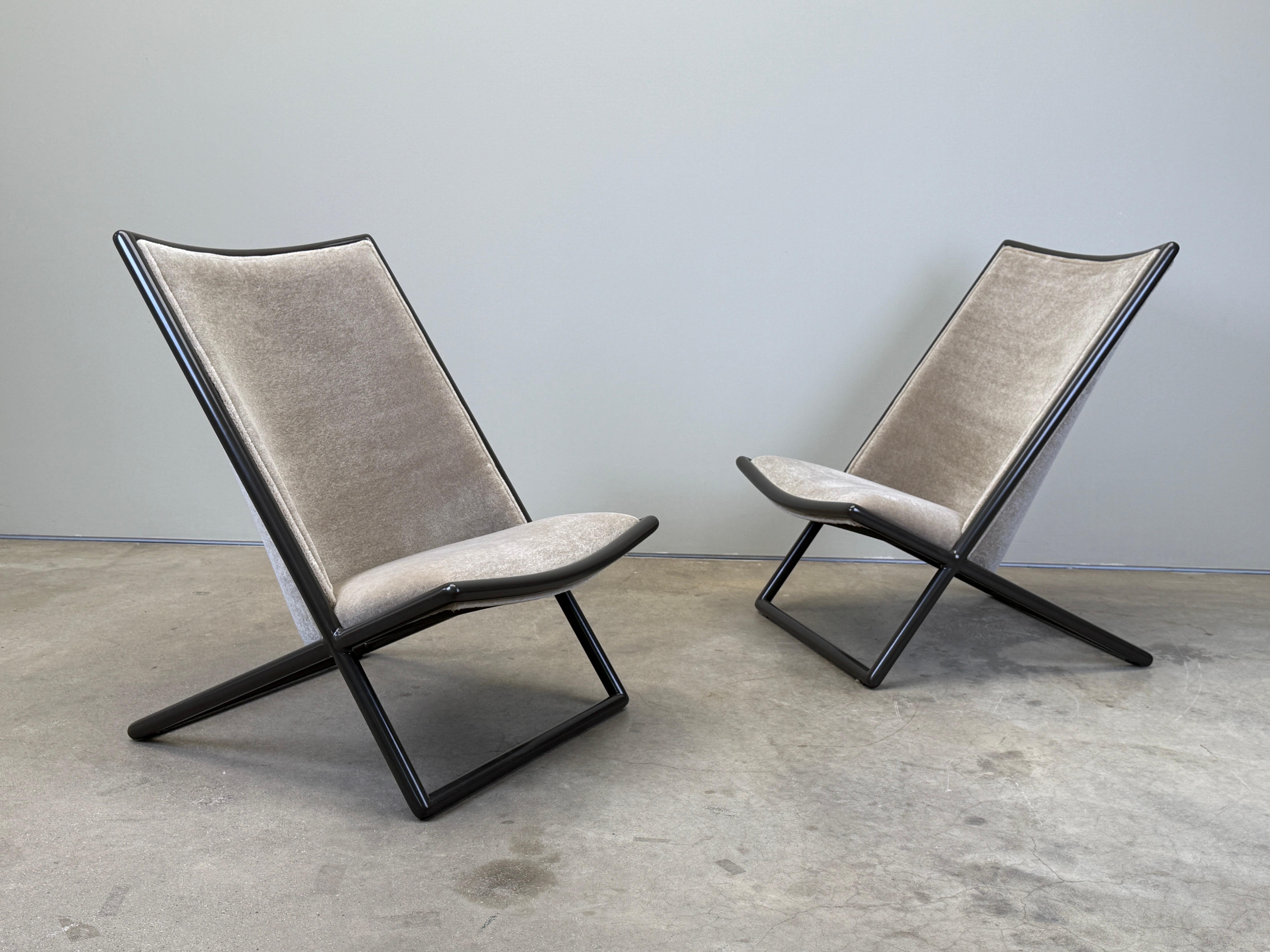 Paire de chaises ciseaux Ward Bennett en mohair en vente 10