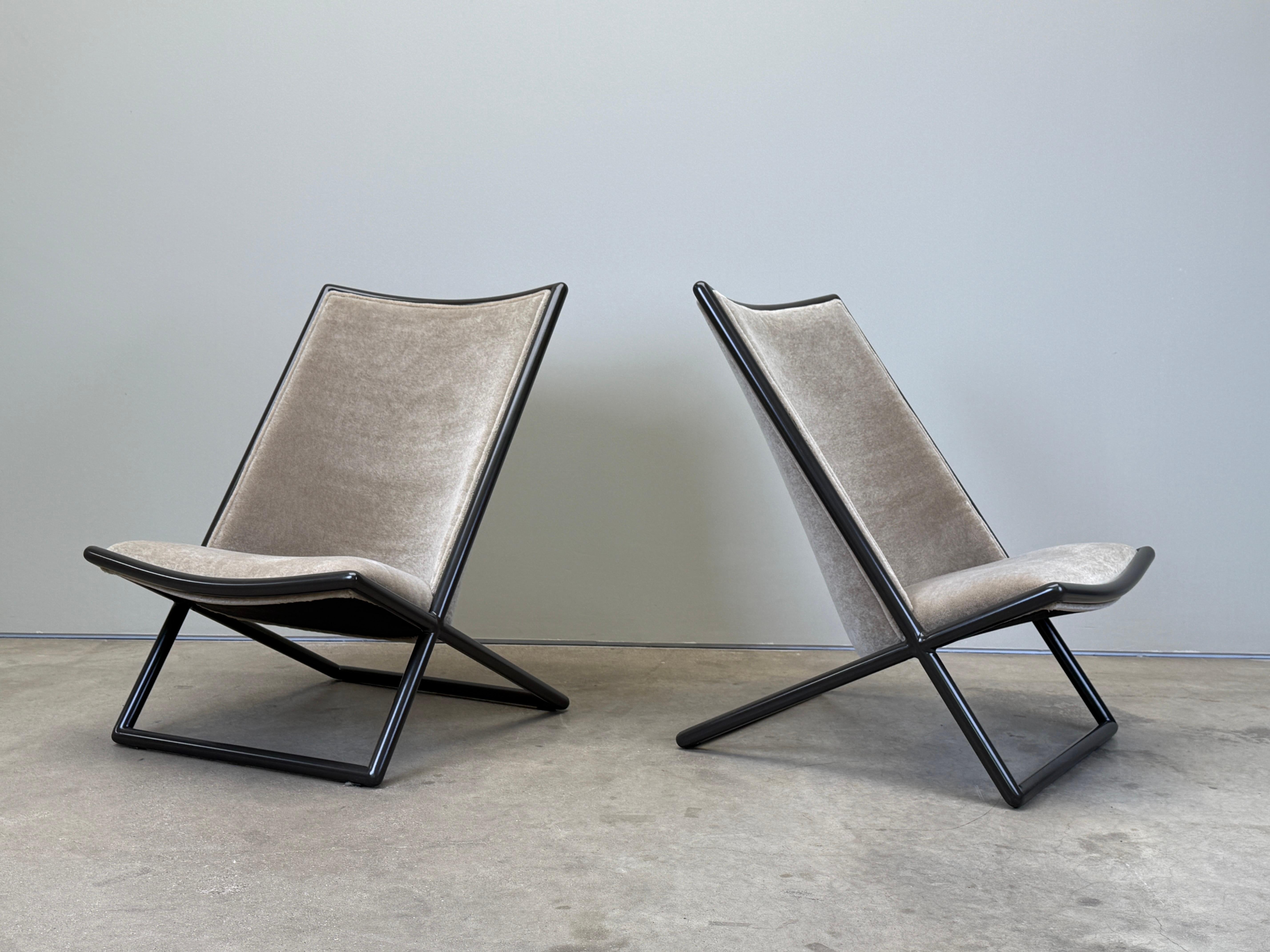 Paire de chaises ciseaux Ward Bennett en mohair en vente 11
