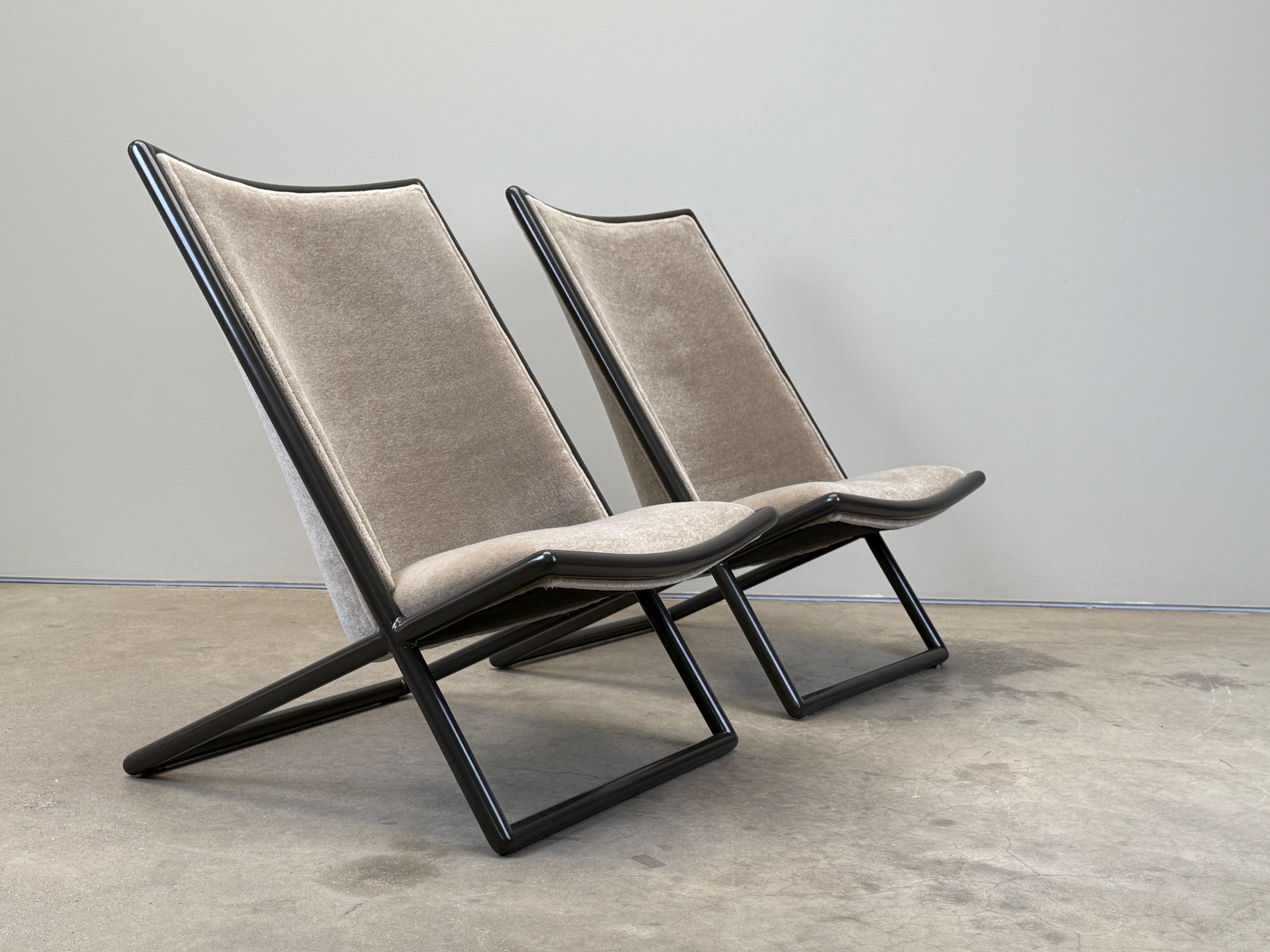 Paire de chaises ciseaux Ward Bennett en mohair en vente 12
