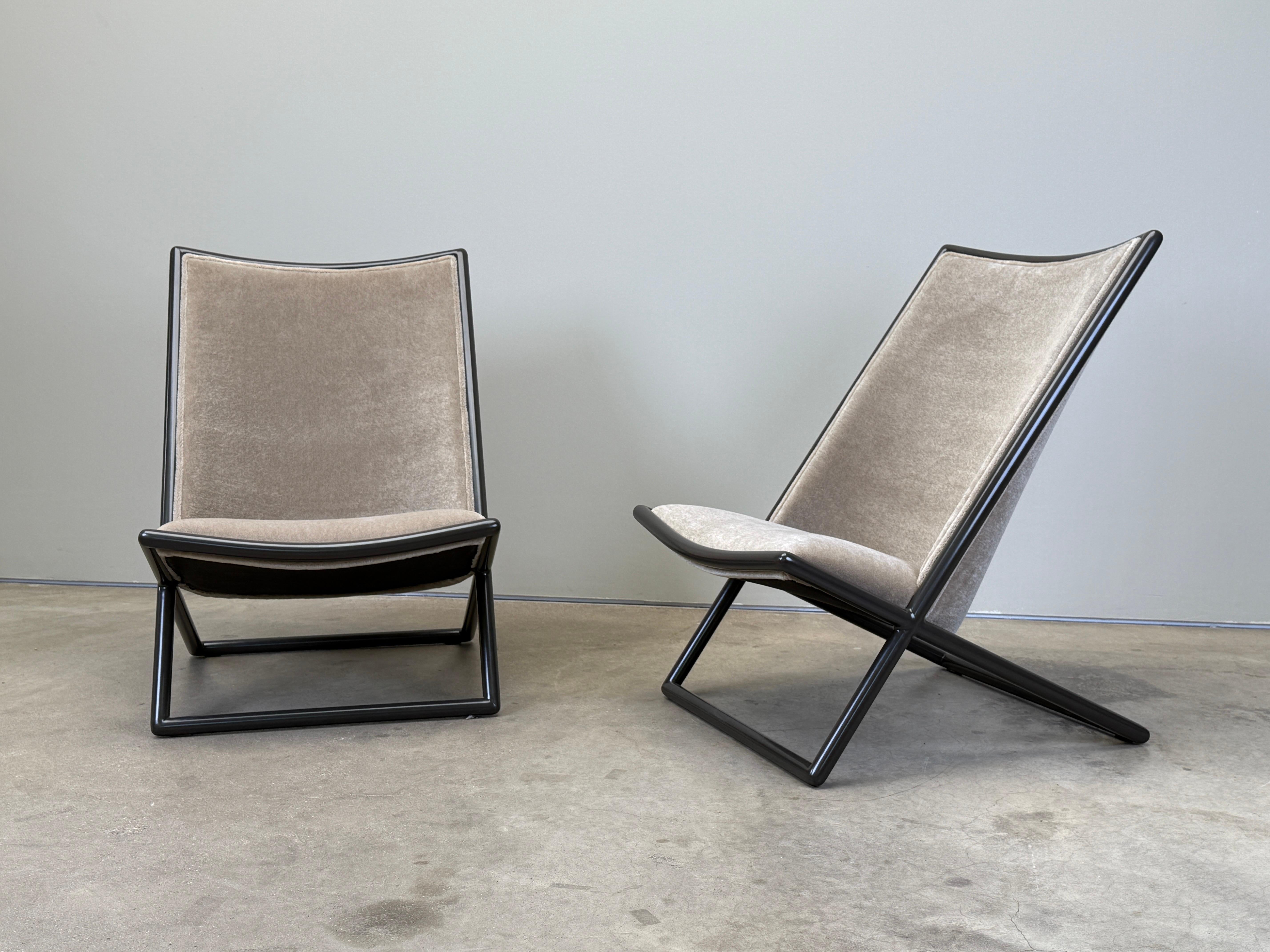 Paire de chaises ciseaux Ward Bennett en mohair en vente 15
