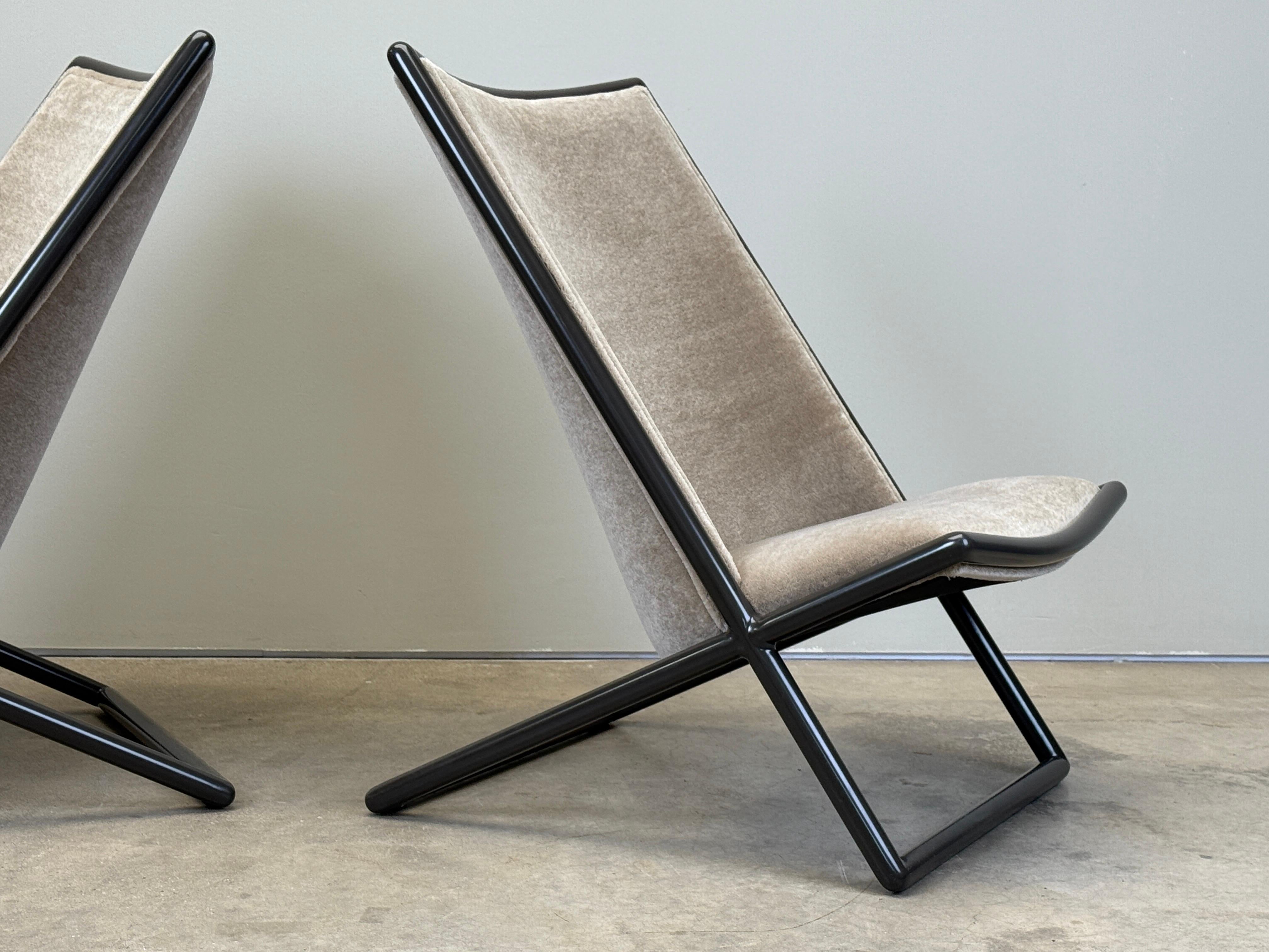 Fin du 20e siècle Paire de chaises ciseaux Ward Bennett en mohair en vente