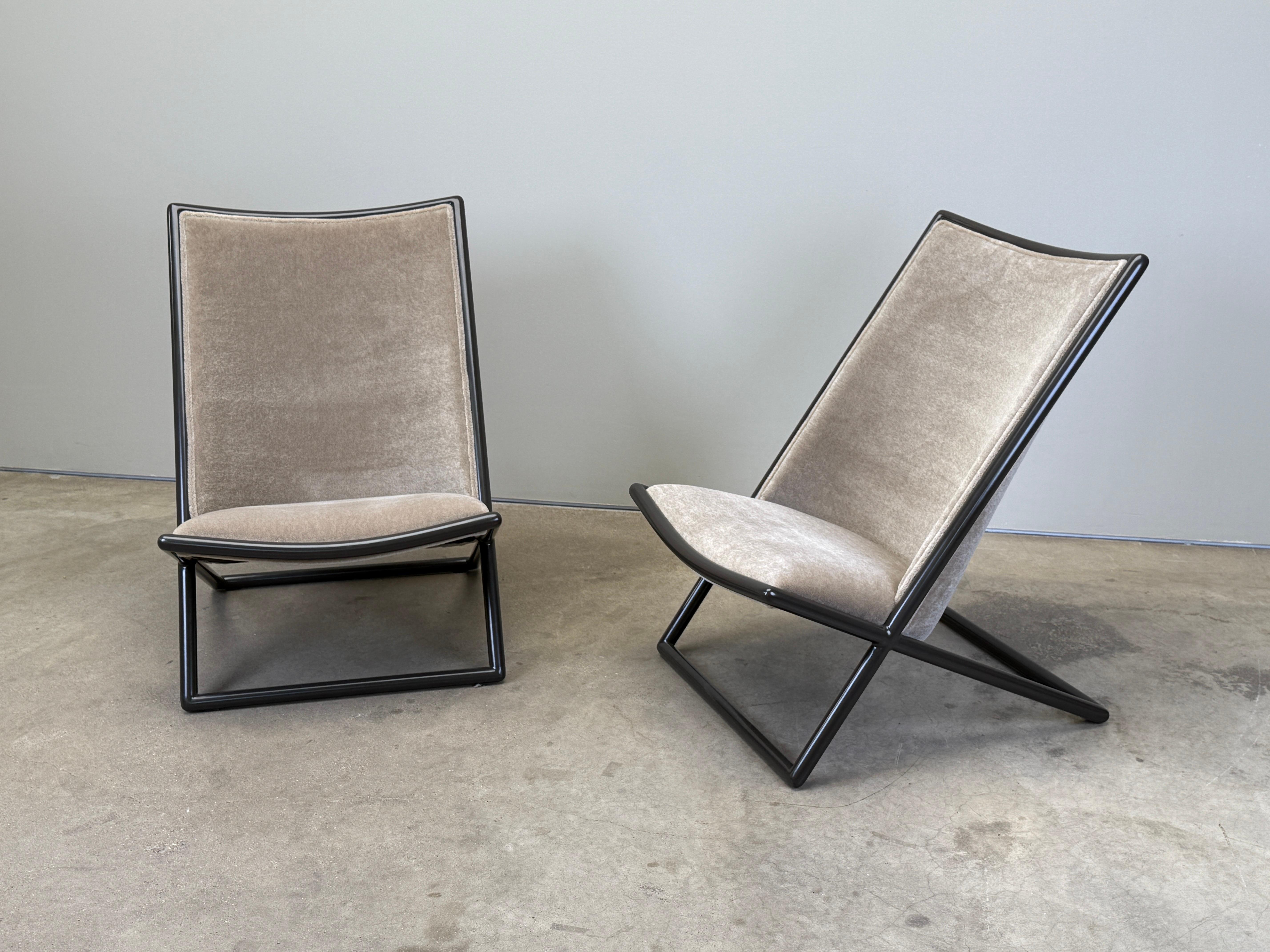 Paire de chaises ciseaux Ward Bennett en mohair en vente 4
