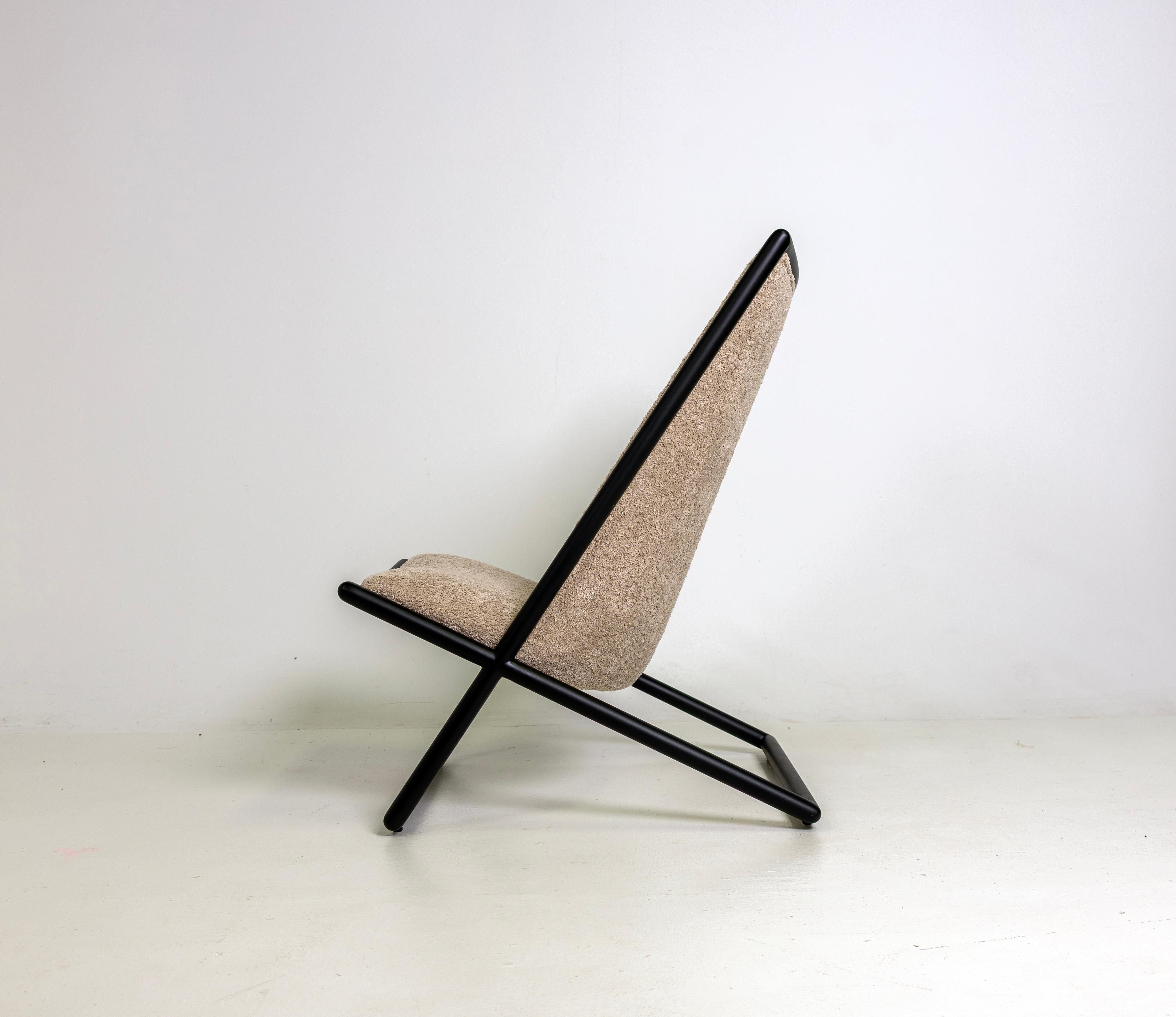 XXIe siècle et contemporain Paire de chaises longues Scissor de Ward Bennett, Geiger, noires, Boucle en vente