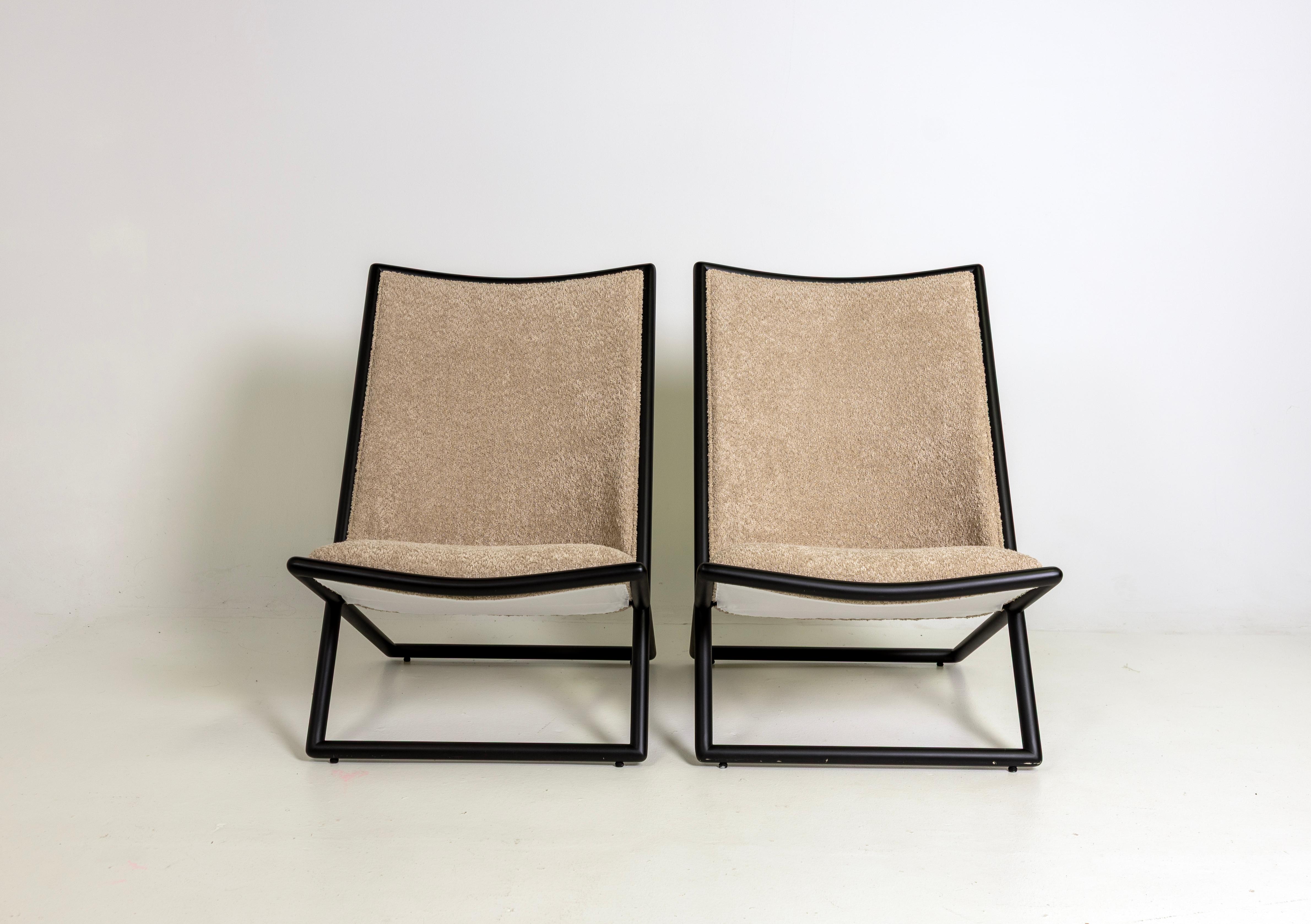 Acier Paire de chaises longues Scissor de Ward Bennett, Geiger, noires, Boucle en vente
