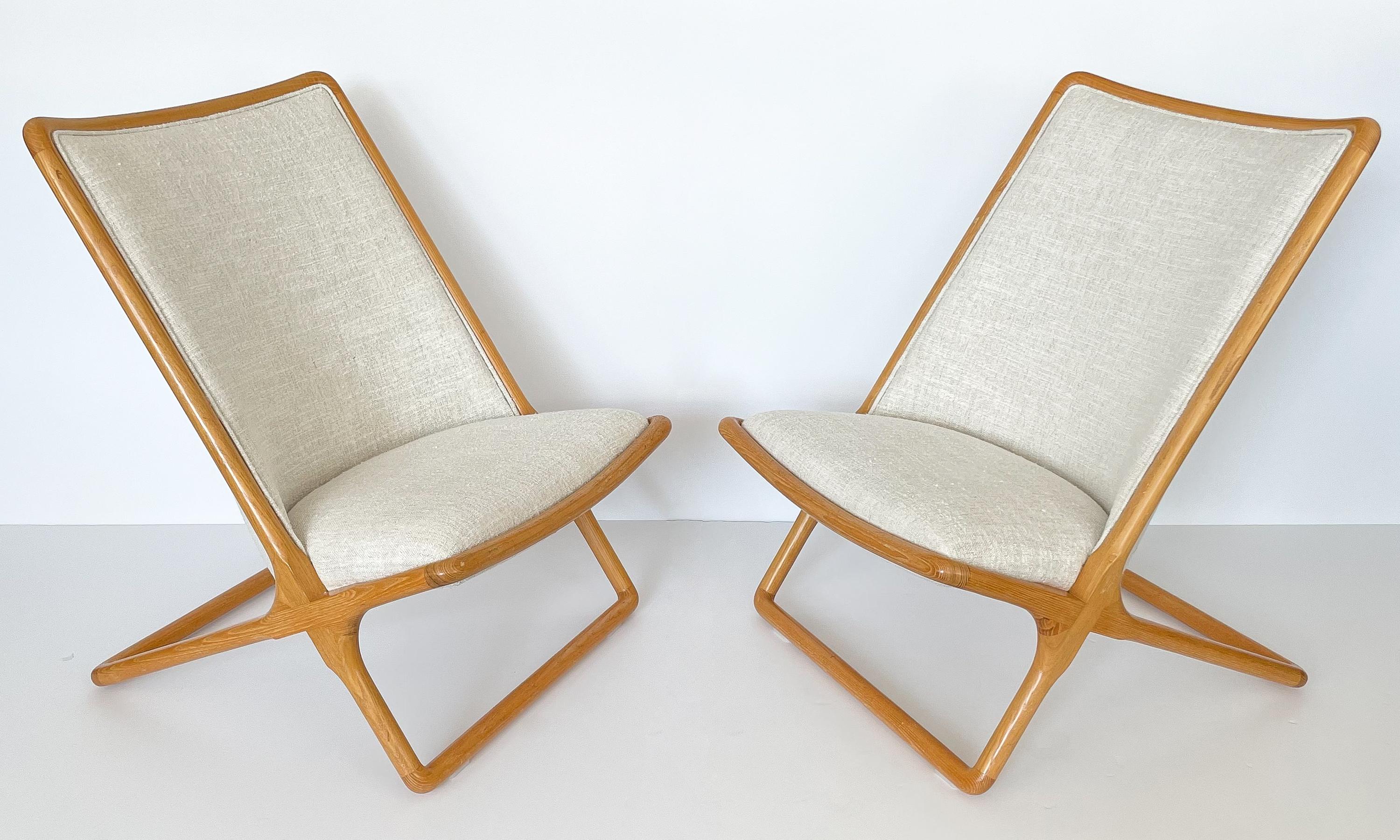 Pair of Ward Bennett scissor lounge chairs for Brickel Associates, circa 1970s. Originally designed in 1964 by Ward Bennett (1917-2003) for Brickel Associates. With his Scissor Chair, Ward Bennett echoed the form of hammock-style deck chairs popular