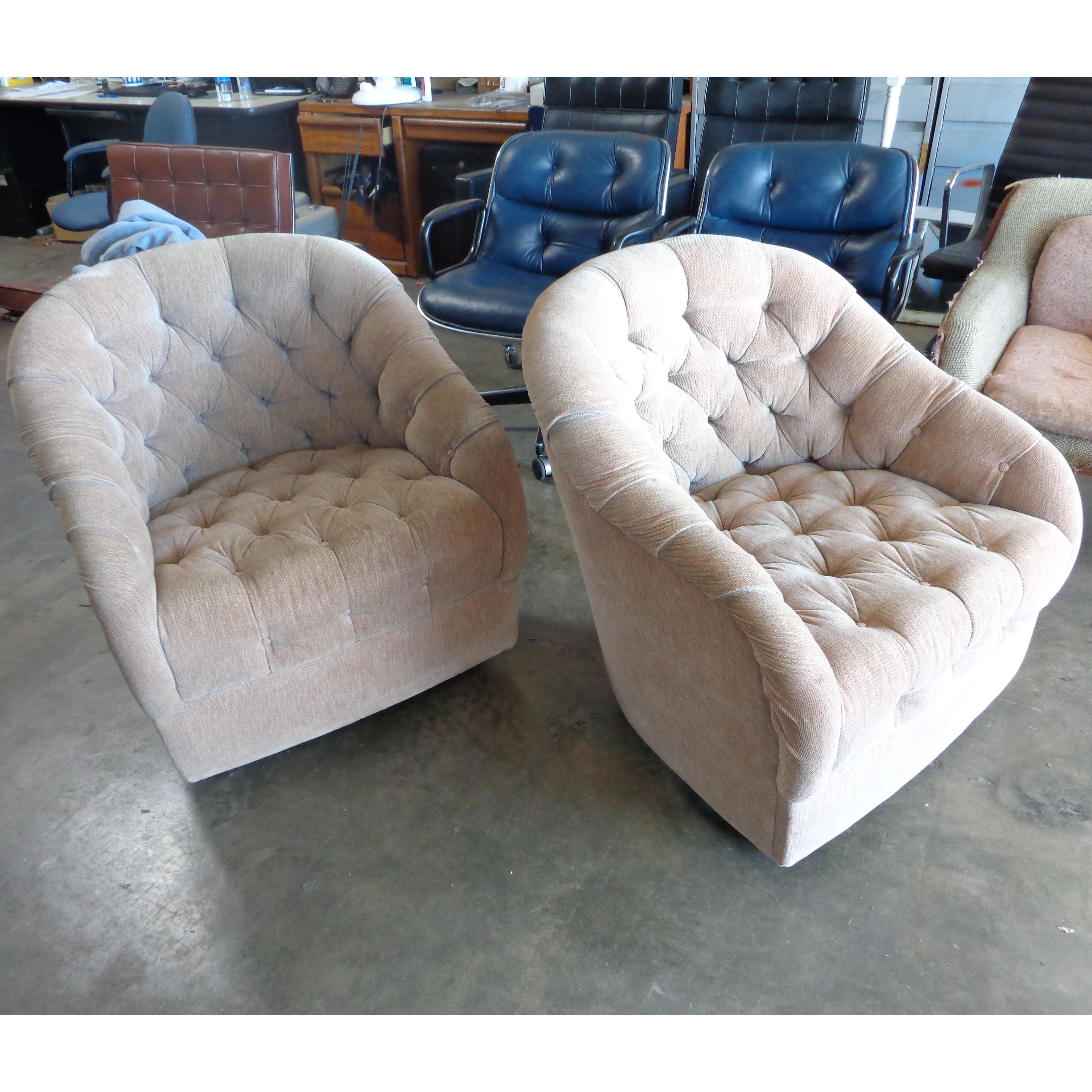 Pair of Ward Bennett Tufted Club Chairs In Good Condition For Sale In Pasadena, TX