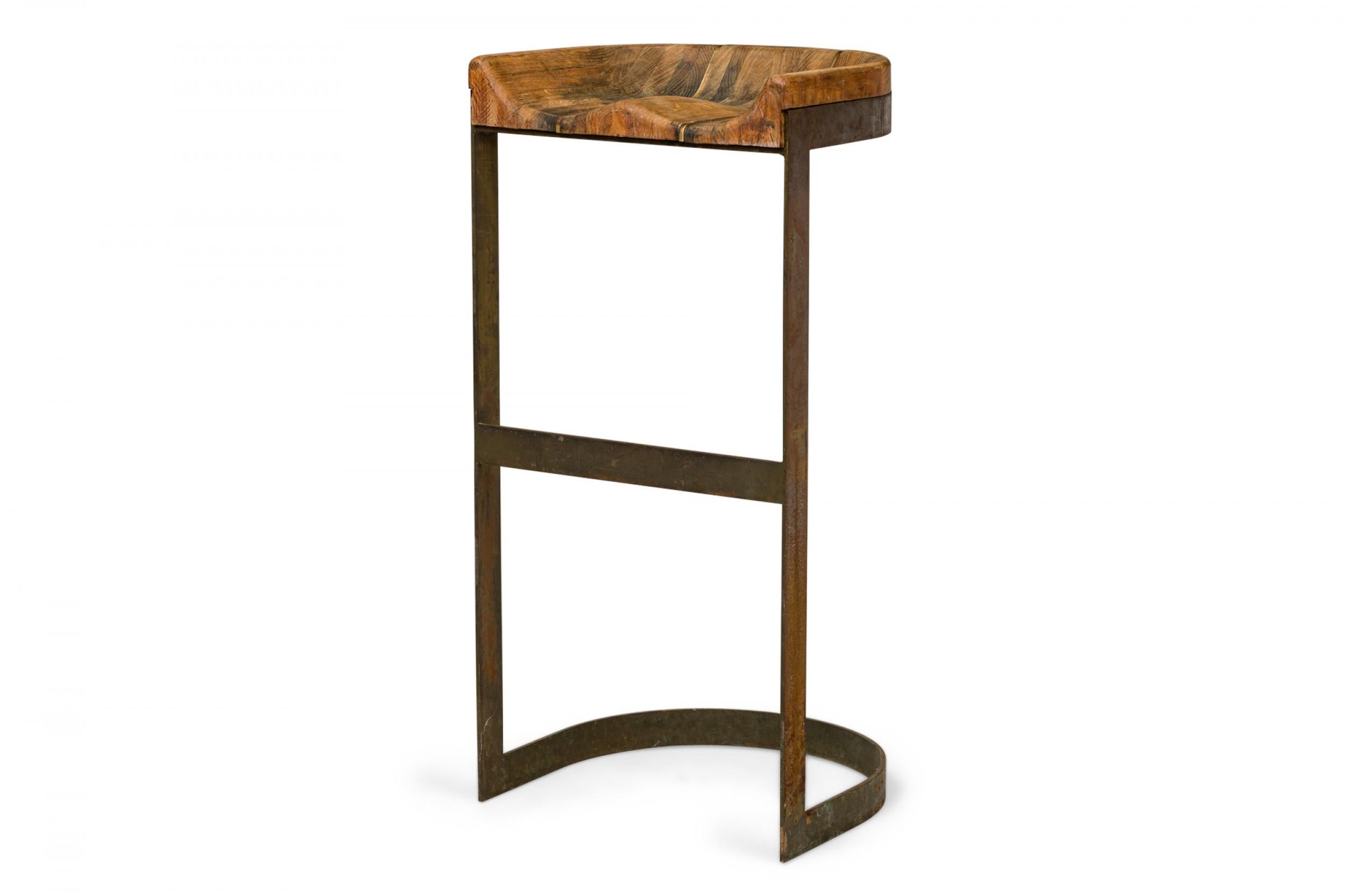 Paar Warren Bacon Messing & Holz Hufeisen Cantilever Barhocker (Moderne der Mitte des Jahrhunderts) im Angebot