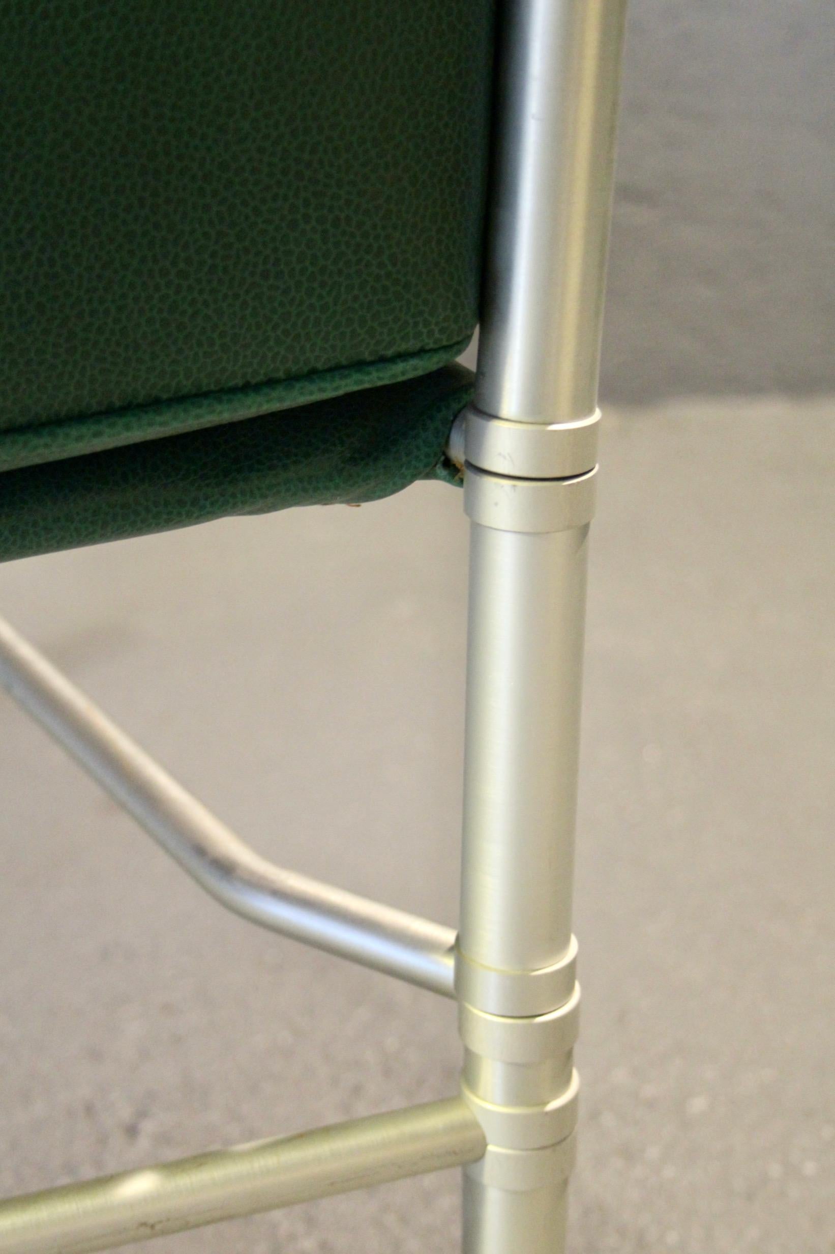 Paire de fauteuils en cuir vert et aluminium Greene & Greene Bon état - En vente à grand Lancy, CH
