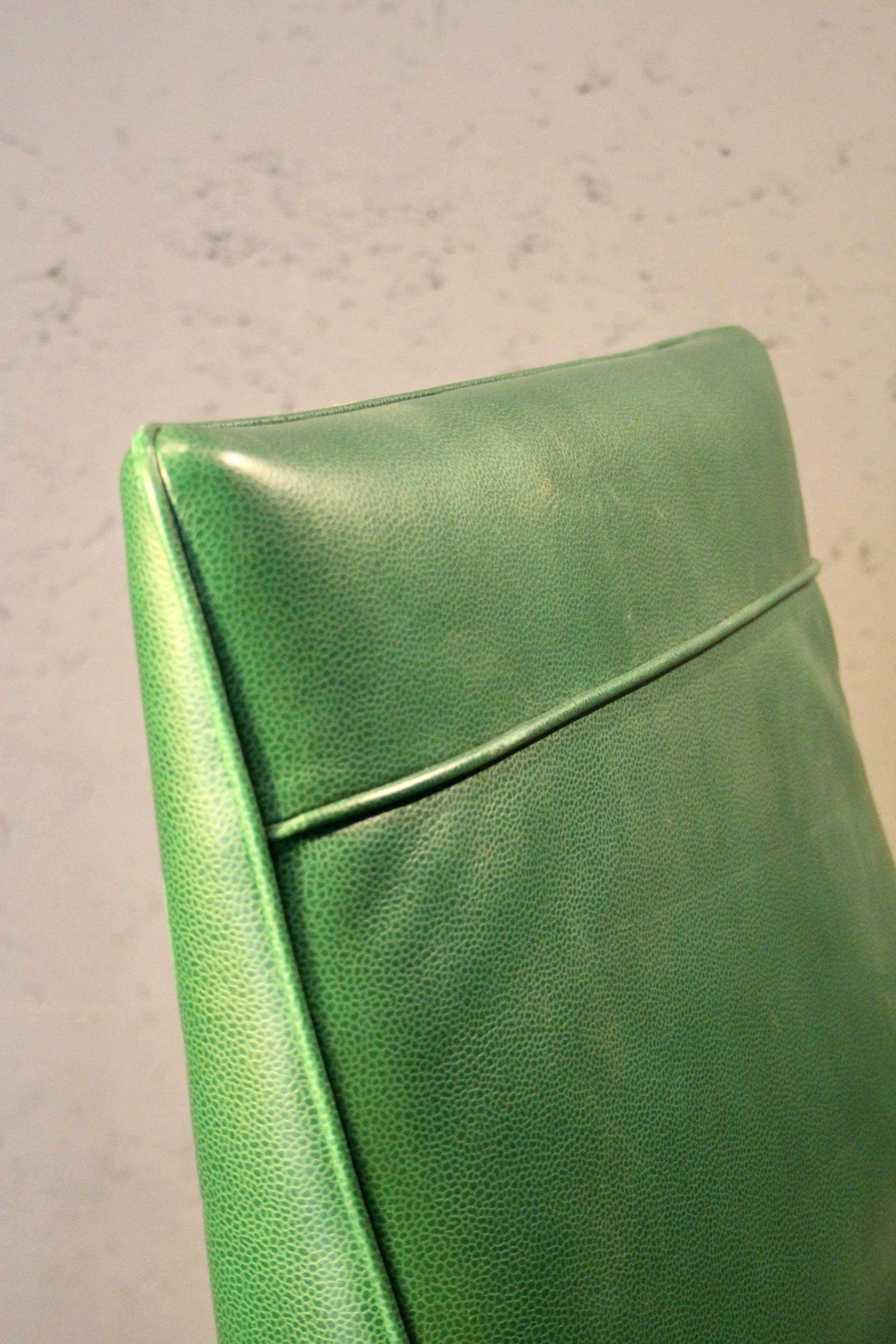 Paire de fauteuils en cuir vert et aluminium Greene & Greene en vente 1
