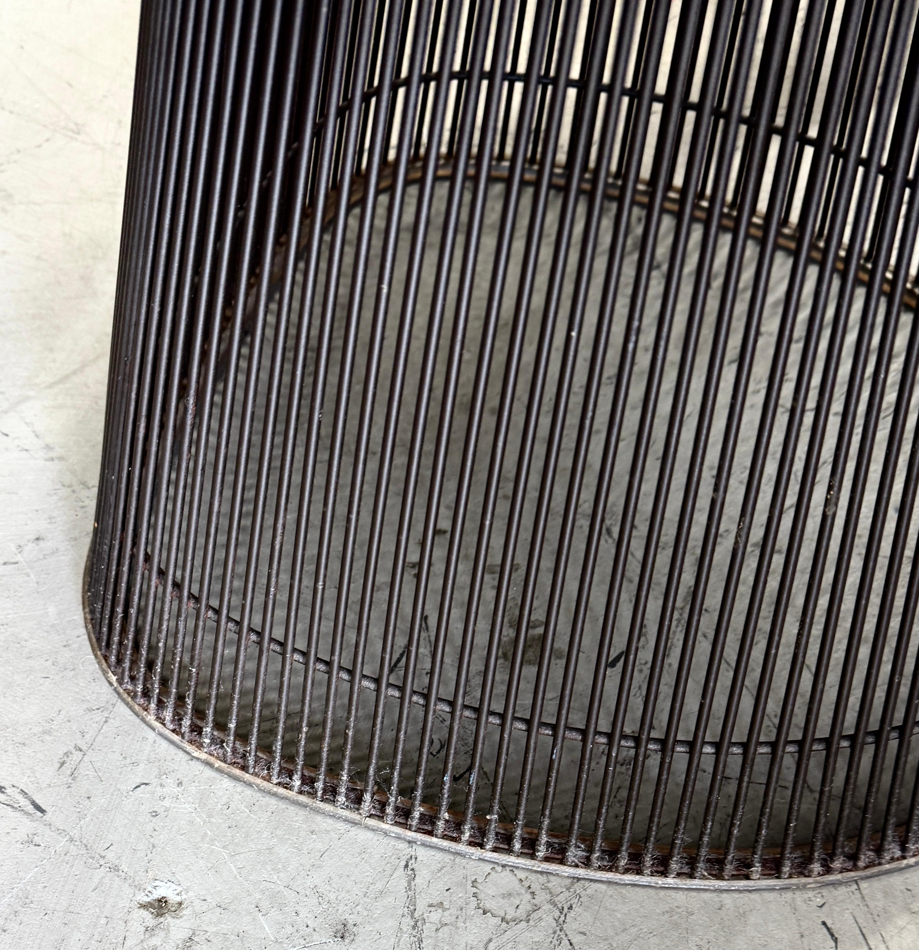 Paar Warren Platner-Loungesessel mit Bronze-Finish im Angebot 10