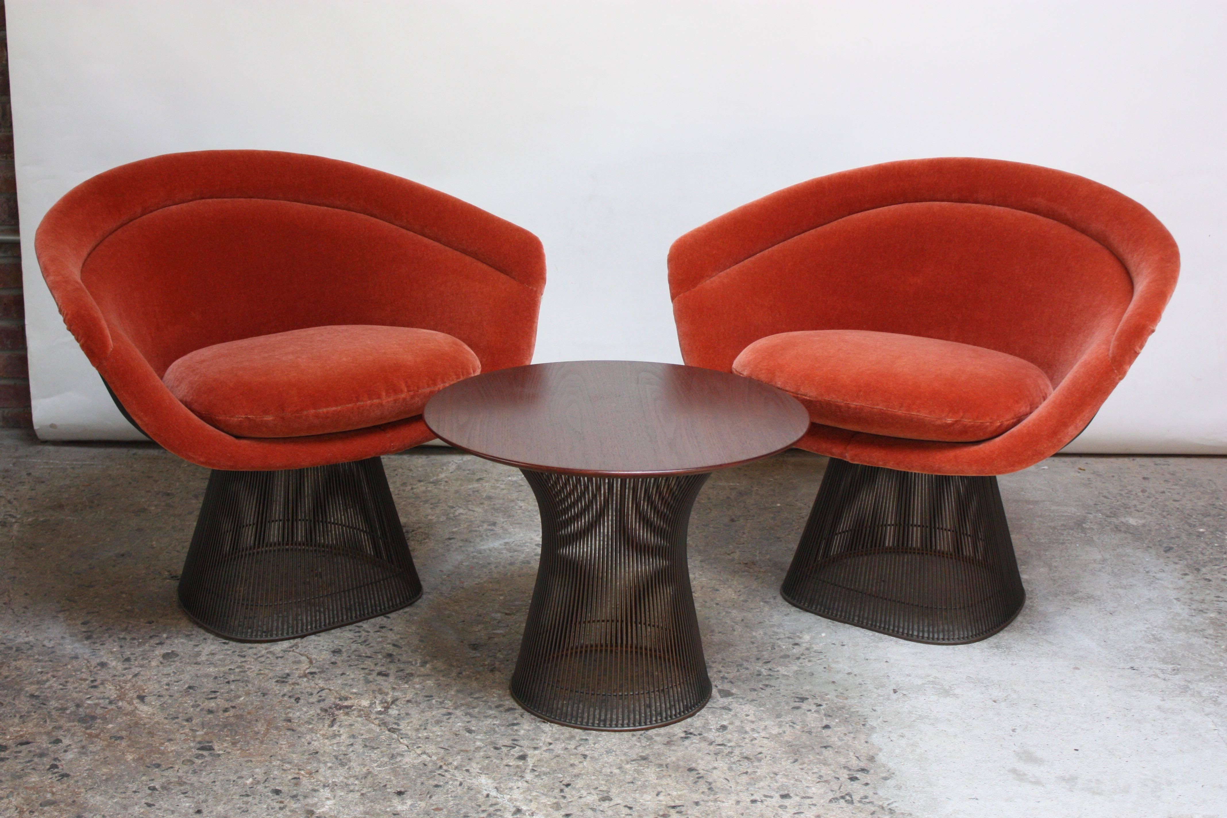 Mid-Century Modern Pair of Warren Platner for Knoll Bronze and Mohair Lounge Chairs with Side Table