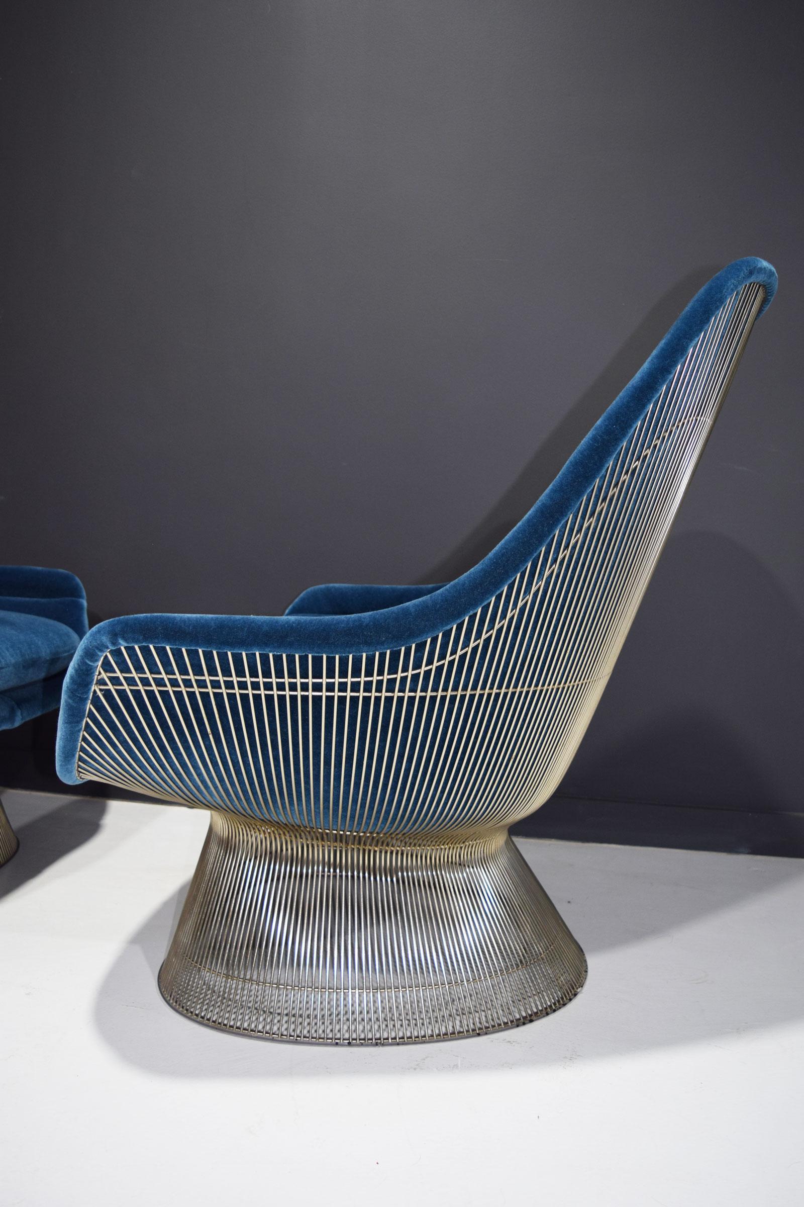 Pair of Warren Platner for Knoll Easy Chairs in Blue Mohair In Good Condition For Sale In Dallas, TX