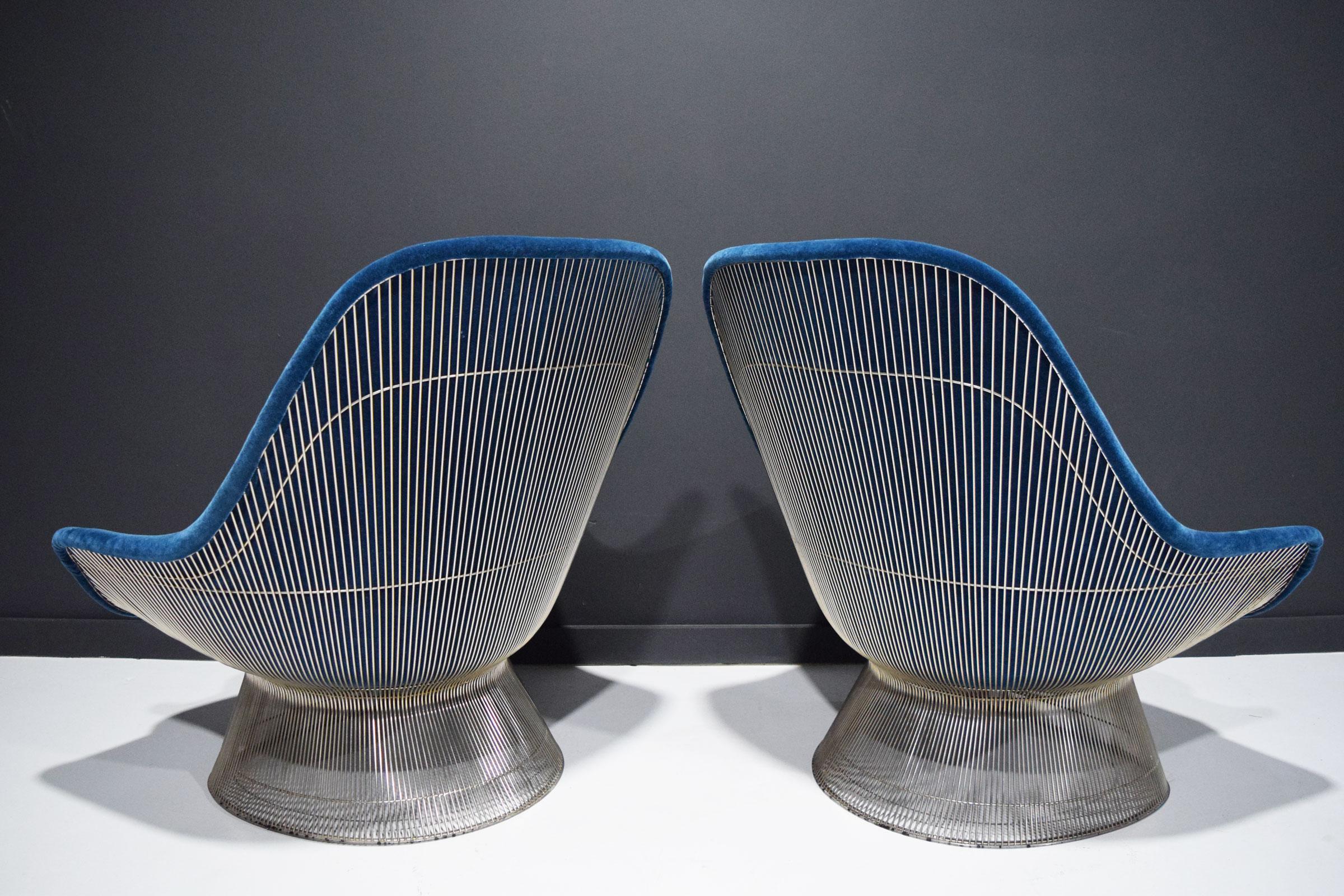 Pair of Warren Platner for Knoll Easy Chairs in Blue Mohair In Good Condition For Sale In Dallas, TX