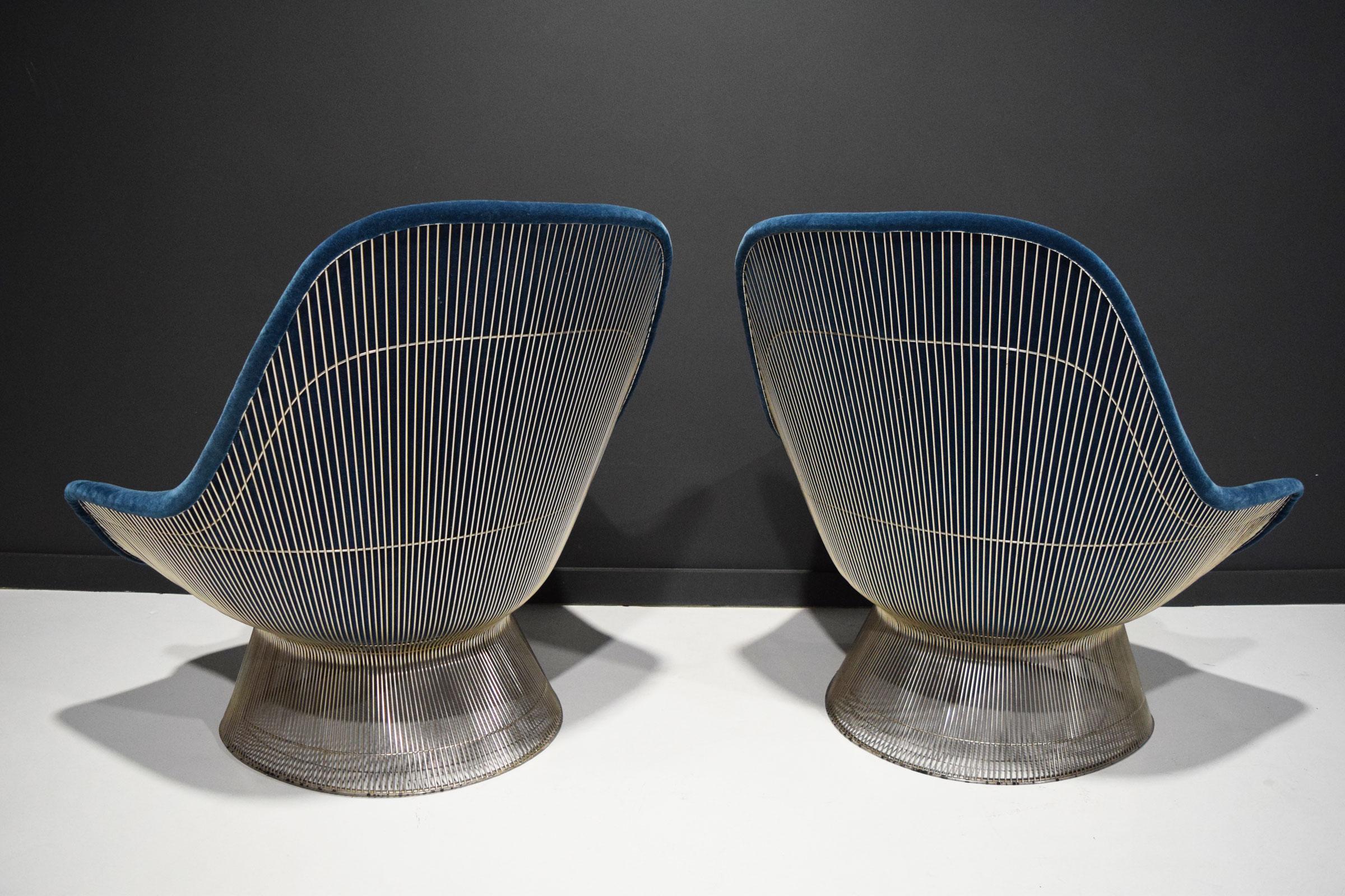 Pair of Warren Platner for Knoll Easy Chairs in Blue Mohair In Good Condition For Sale In Dallas, TX