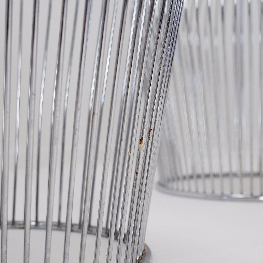 Pair of Warren Platner style wire stools - 1970s For Sale 4