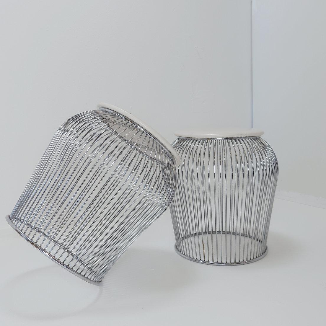 Mid-Century Modern Pair of Warren Platner style wire stools - 1970s For Sale