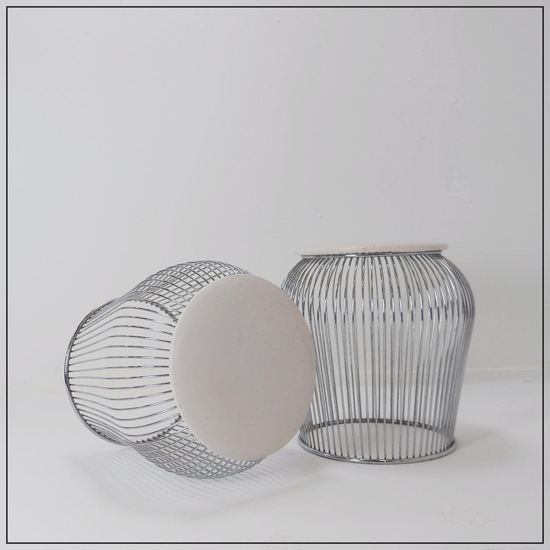 Pair of Warren Platner style wire stools - 1970s For Sale 2