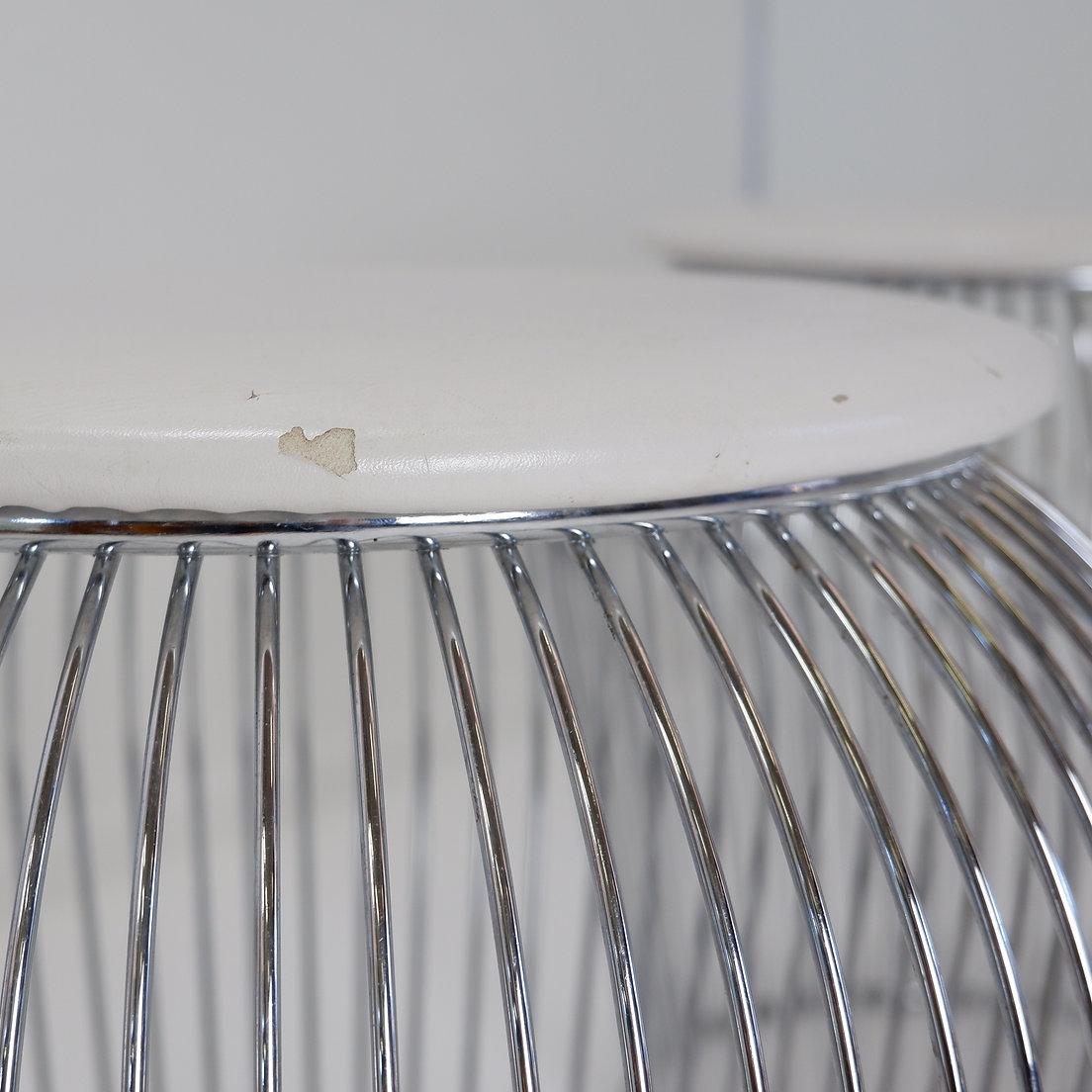 Pair of Warren Platner style wire stools - 1970s For Sale 3