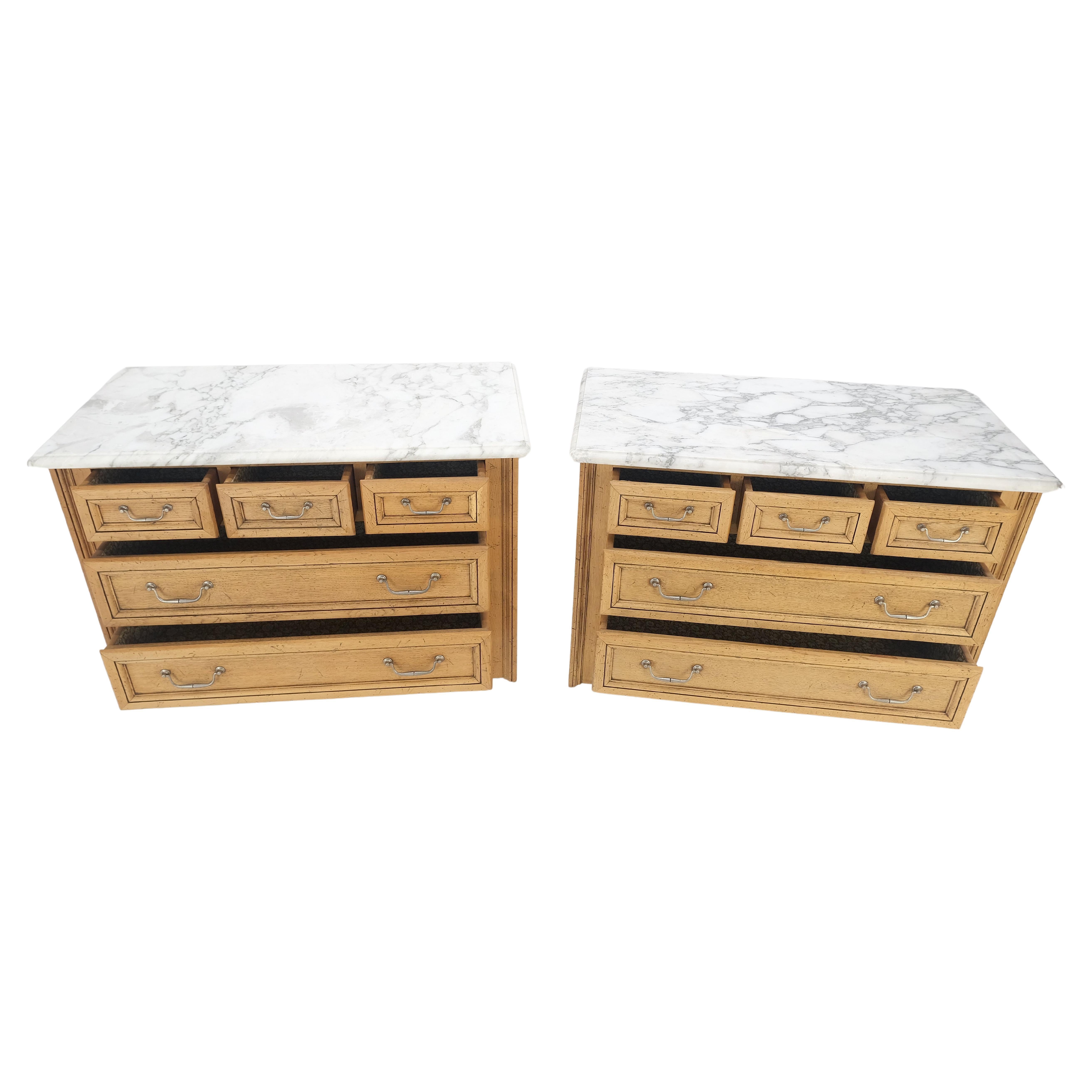 Paire de commodes 5 tiroirs en Oak Washed White Marble Top Bachelor Chests MINT !