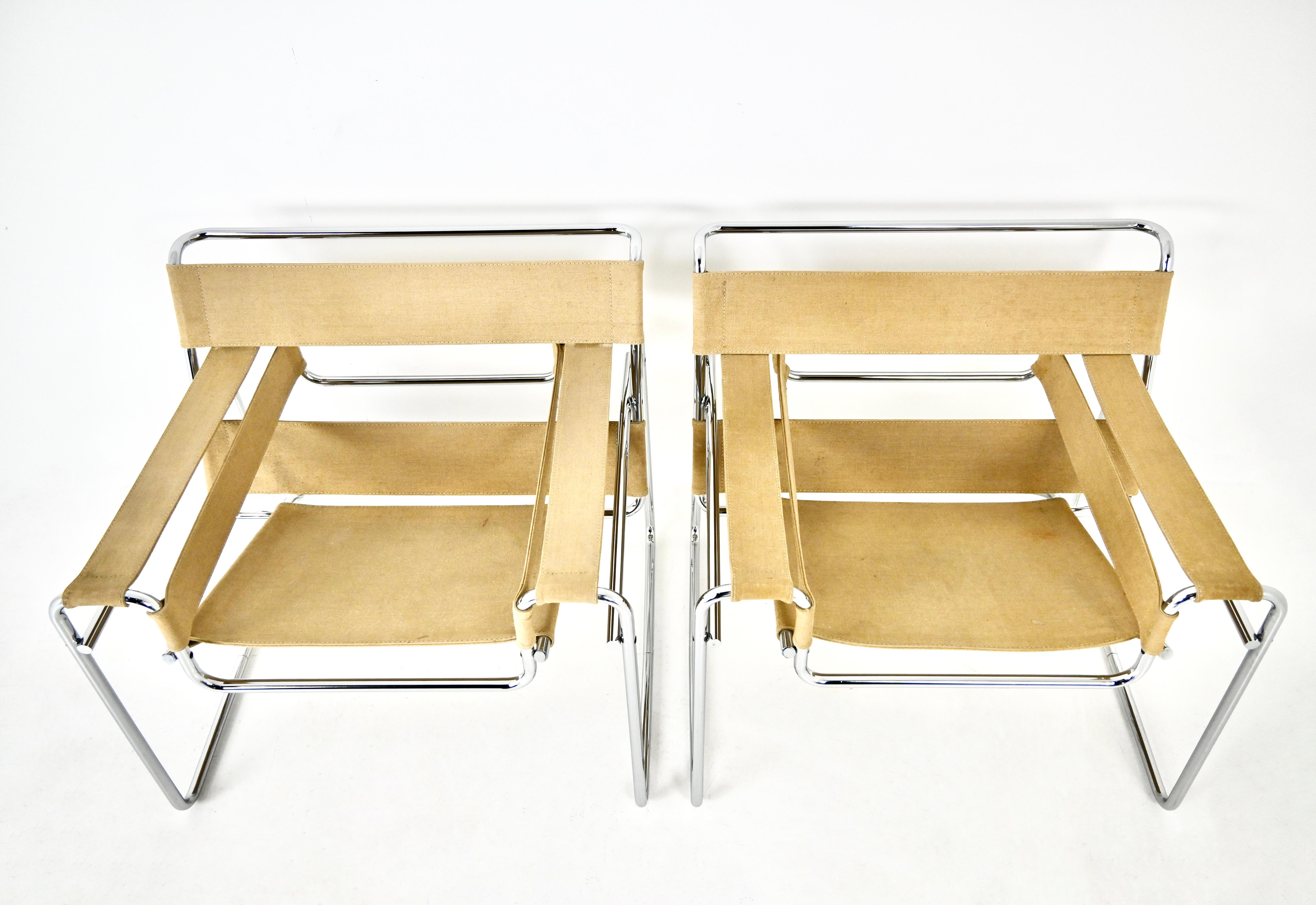 Metal Pair of 