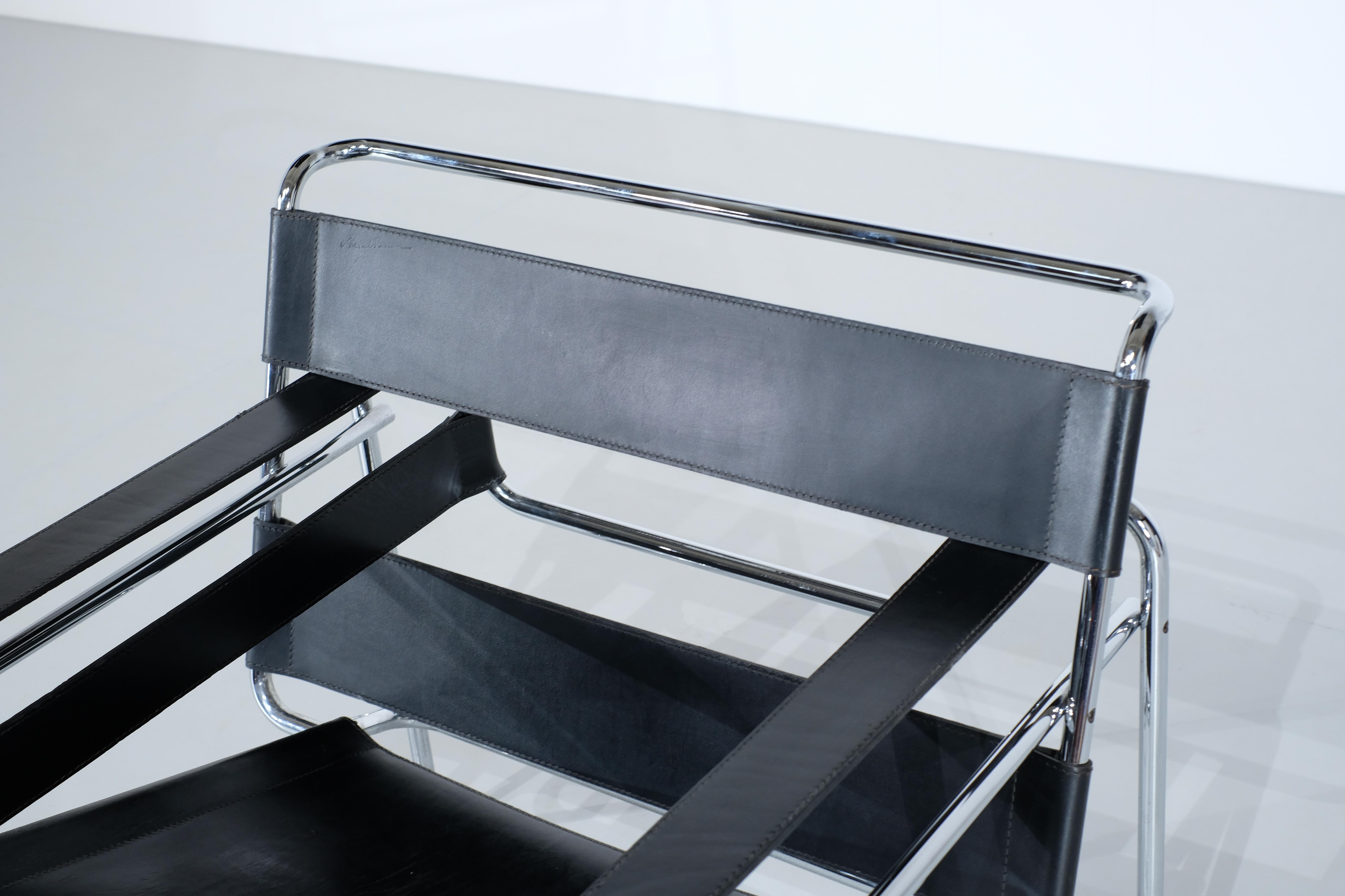 Paire de fauteuils Wassily par Marcel Breuer pour Knoll International - années 1990 en vente 3