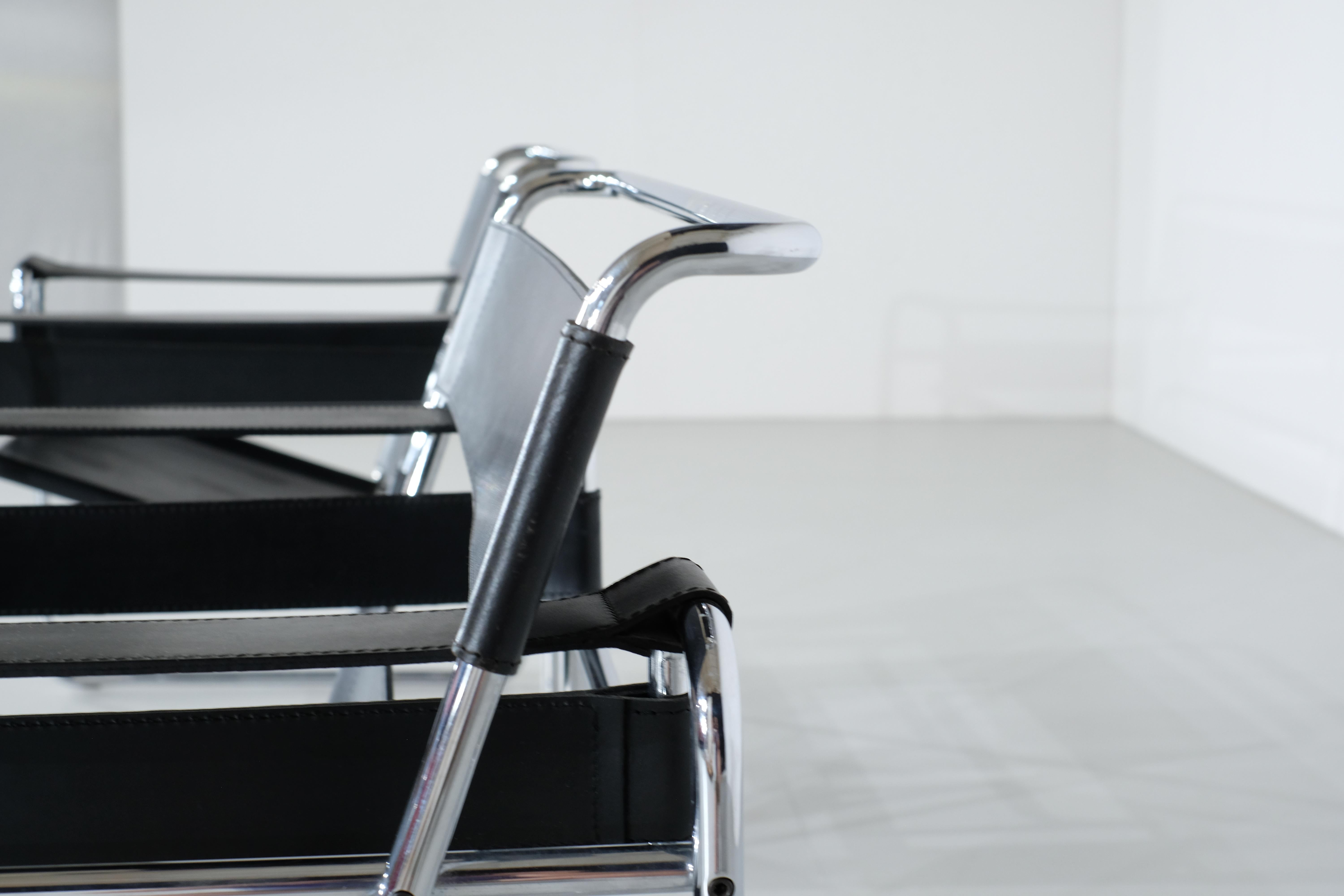 Paire de fauteuils Wassily par Marcel Breuer pour Knoll International - années 1990 en vente 3
