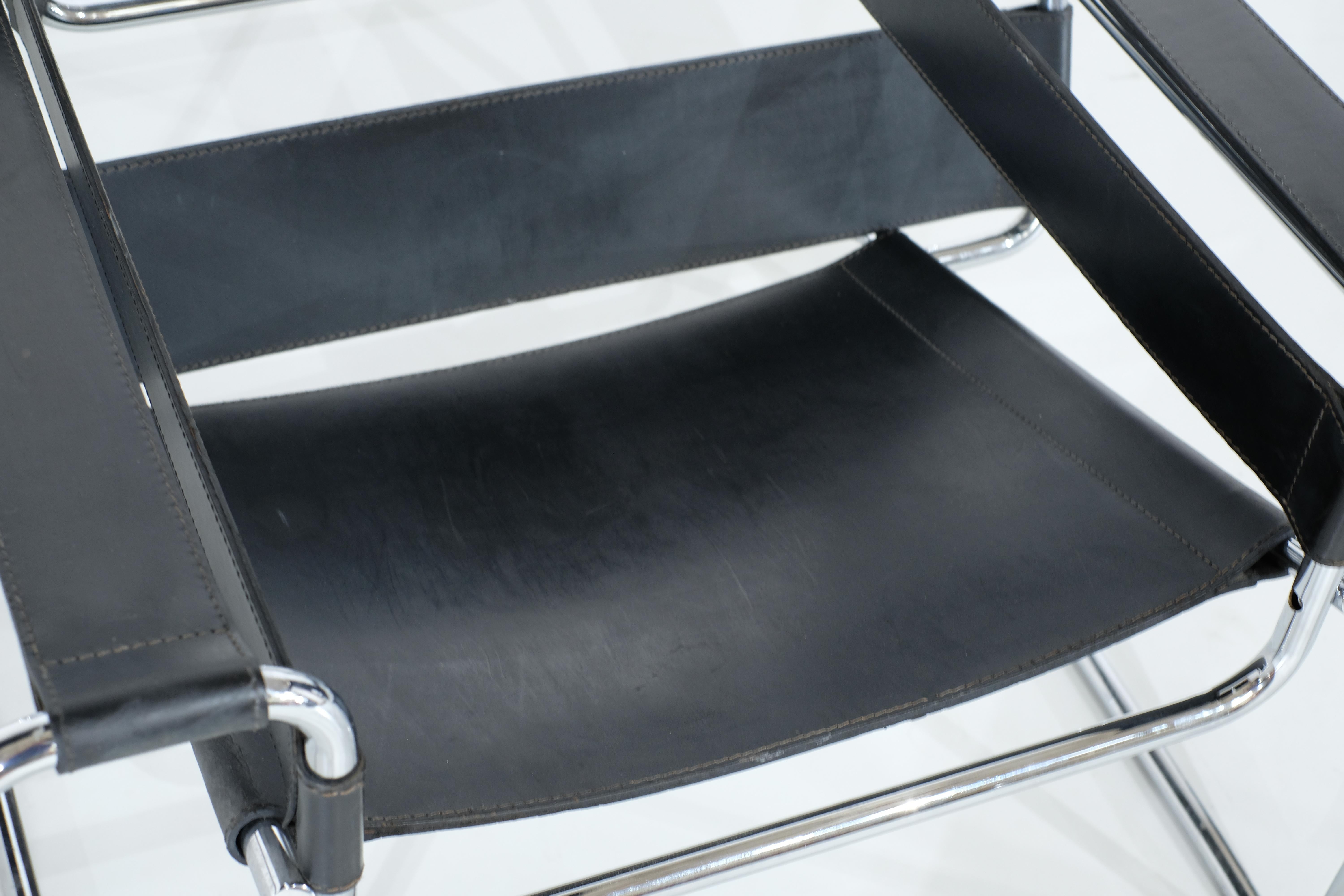 Paire de fauteuils Wassily par Marcel Breuer pour Knoll International - années 1990 en vente 4